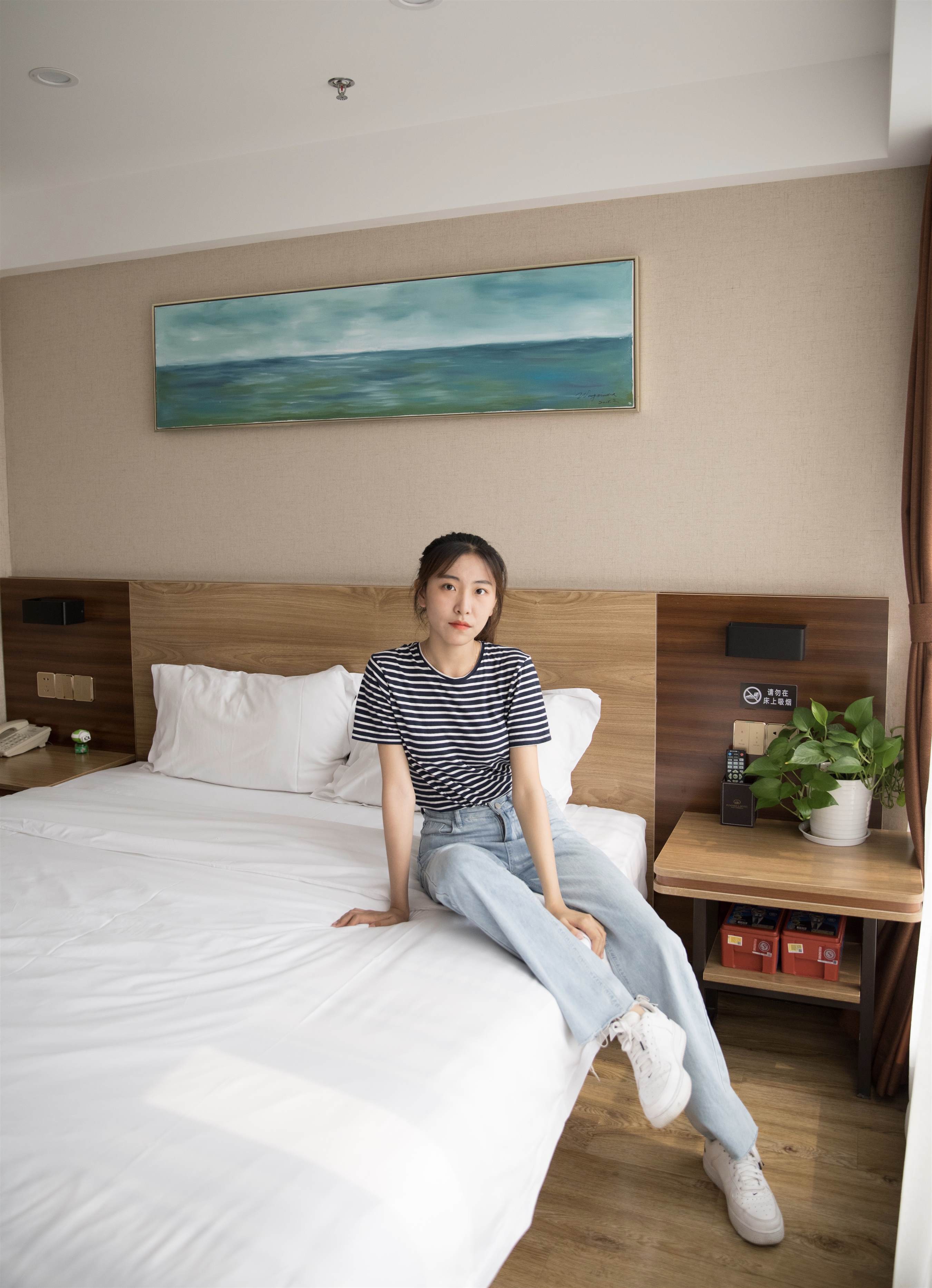 《床上的棉袜脚+视频1个》作品图