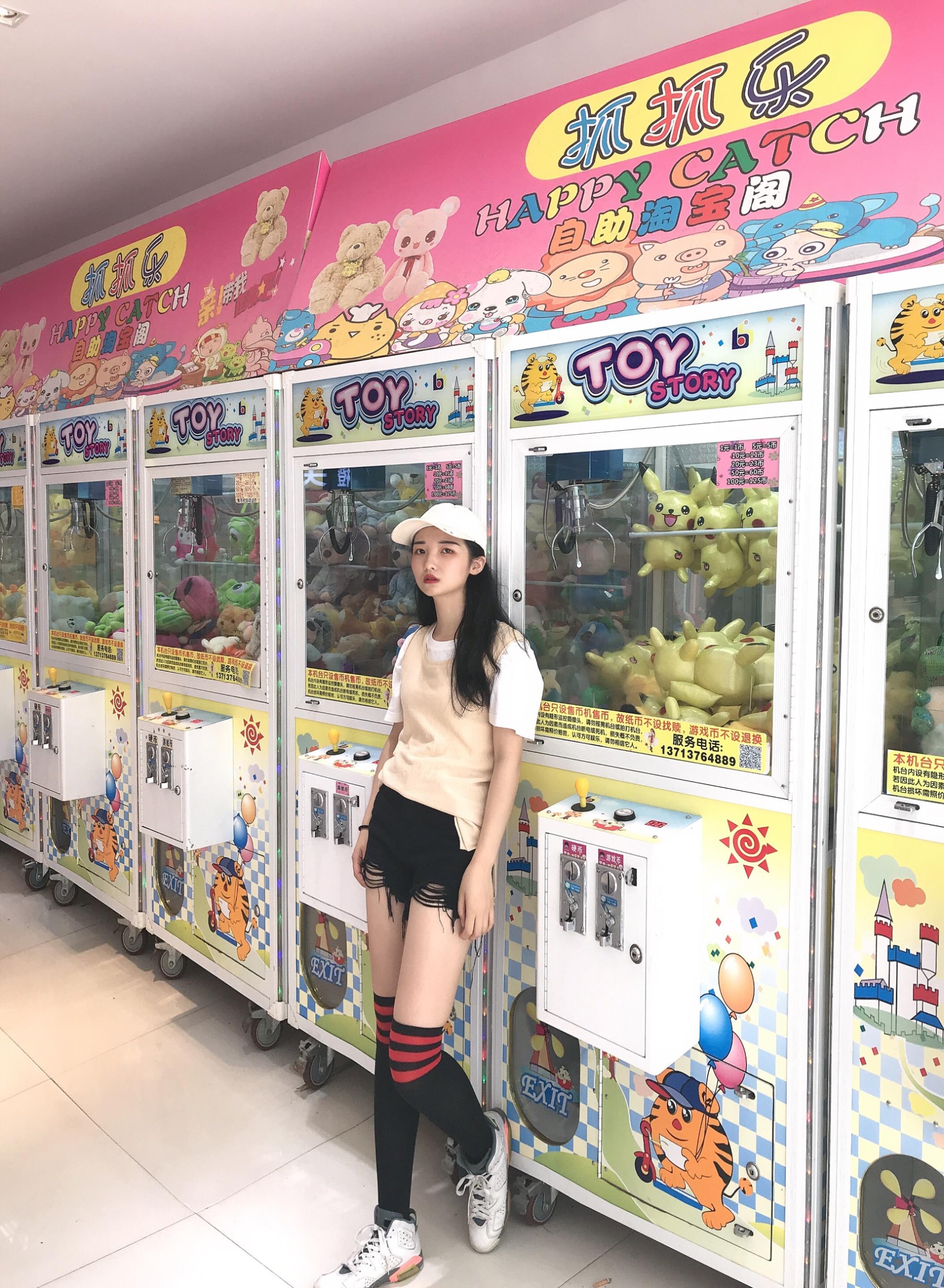 《一起来玩娃娃机吧+视频2个》作品图