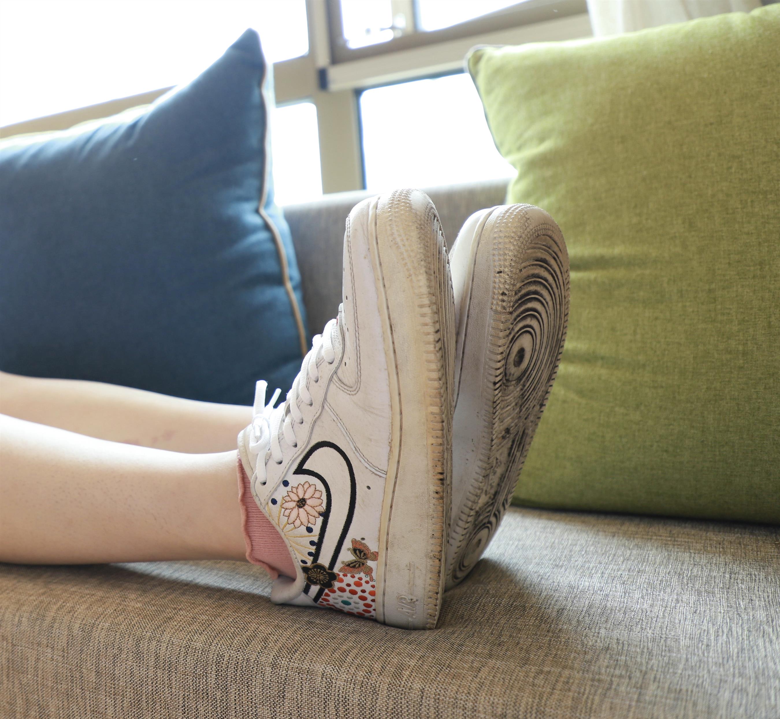 《玩王者的小姐姐+视频1个》作品图