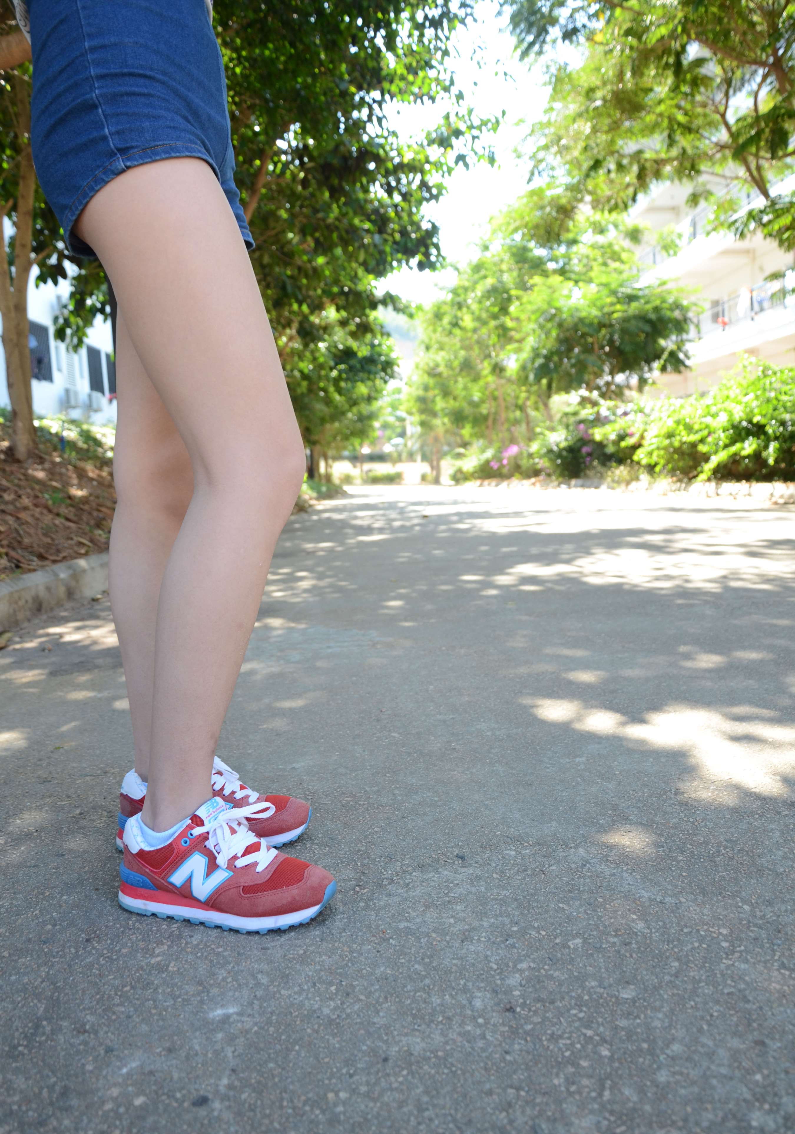 《N字鞋热裤の棉袜脚》作品图