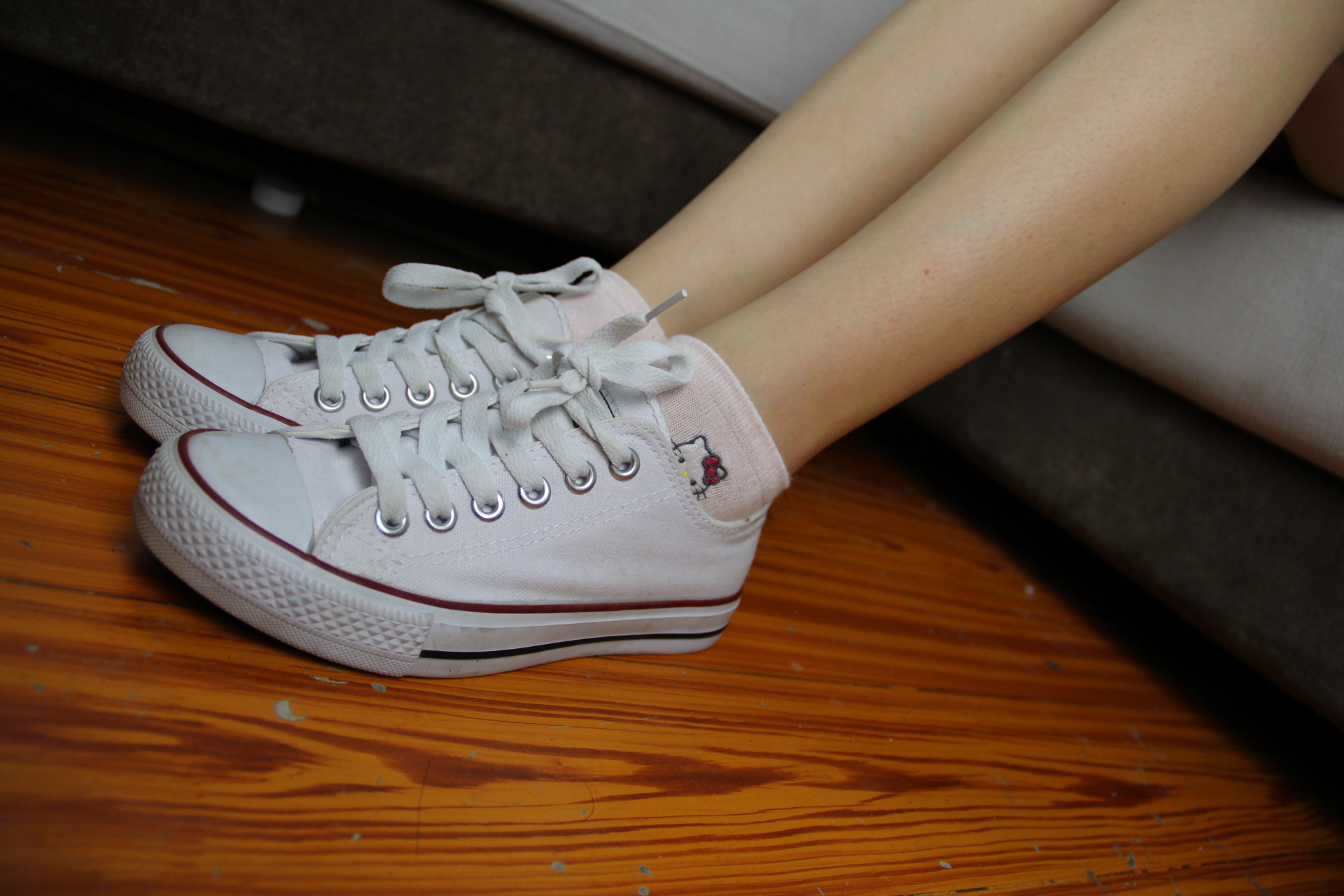 《帆布鞋の棉袜小姐姐》作品图