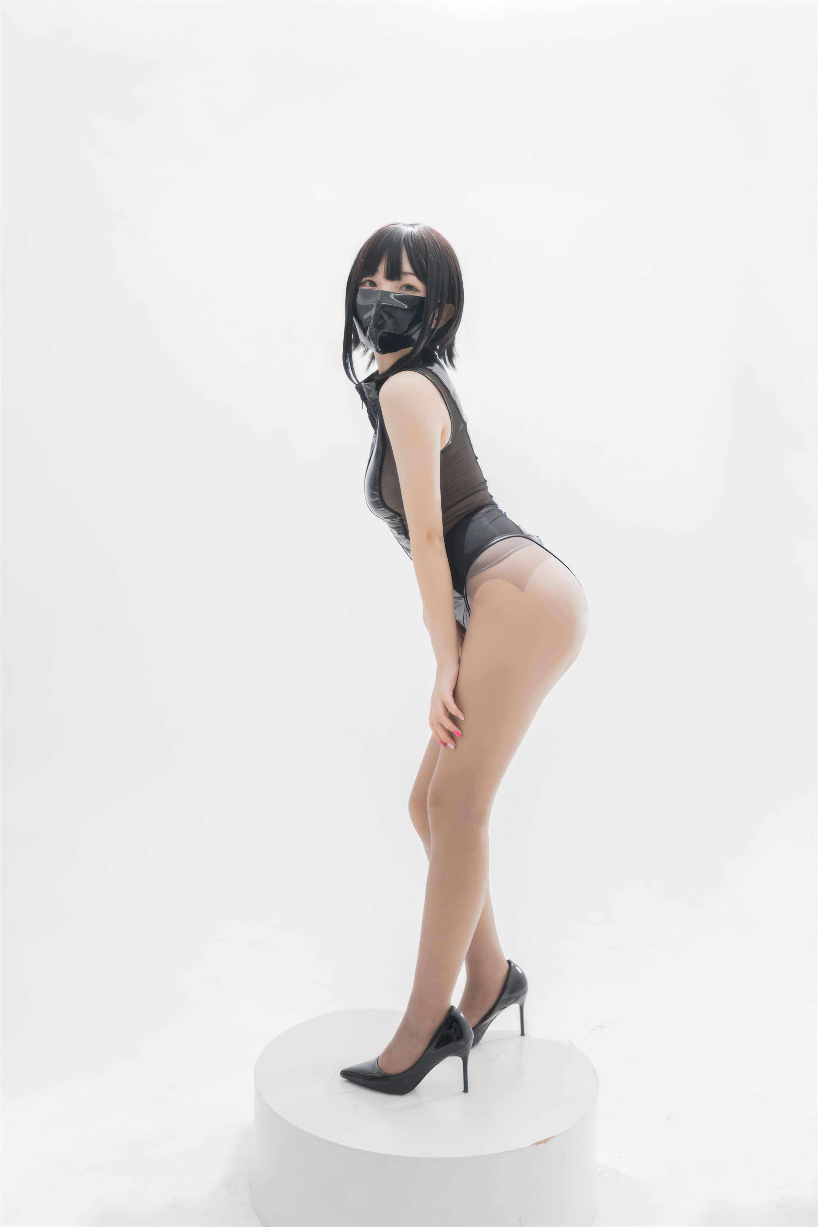 《花铃 灰丝皮衣》作品图