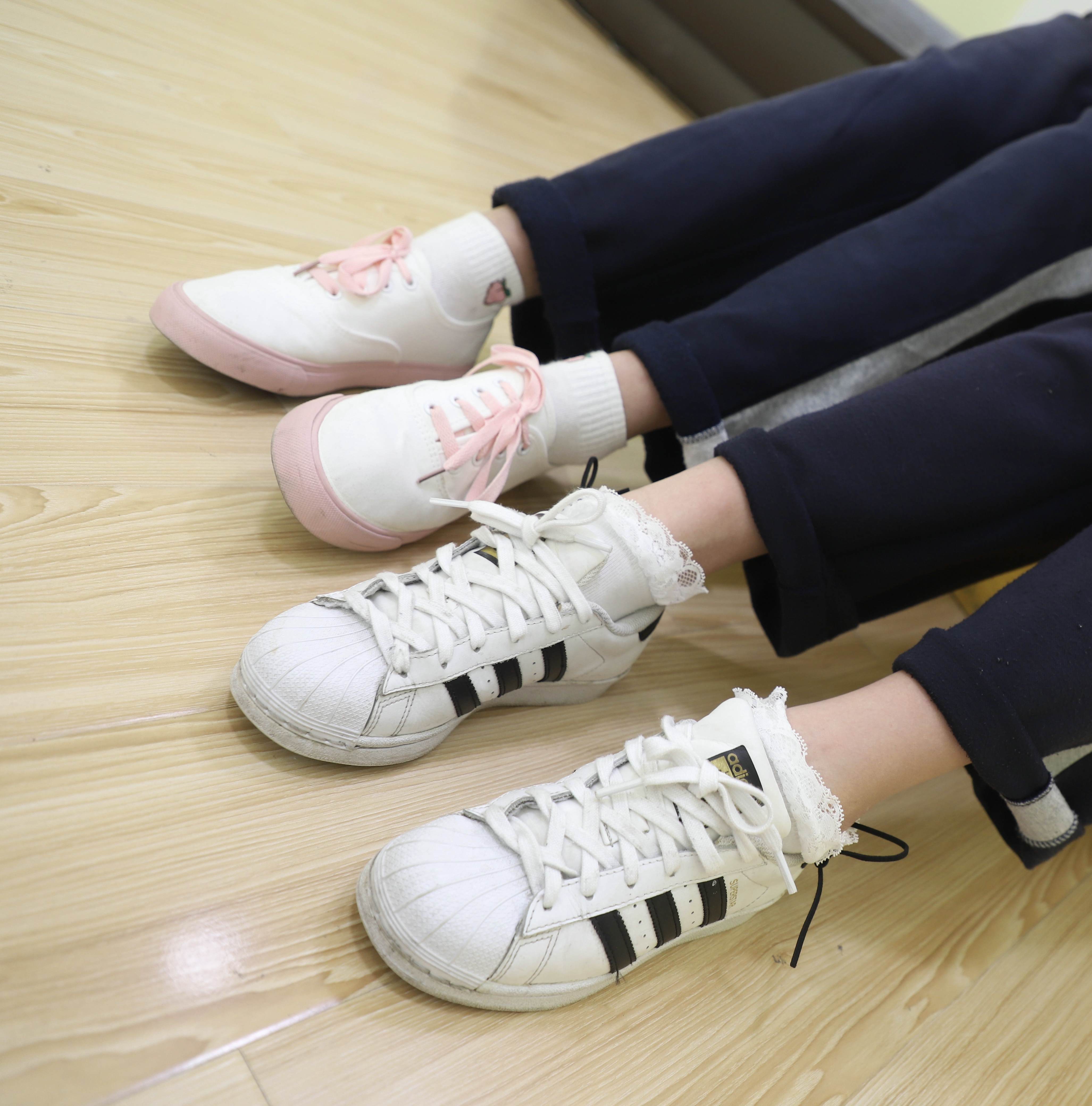 《学妹板鞋棉袜互jio》作品图