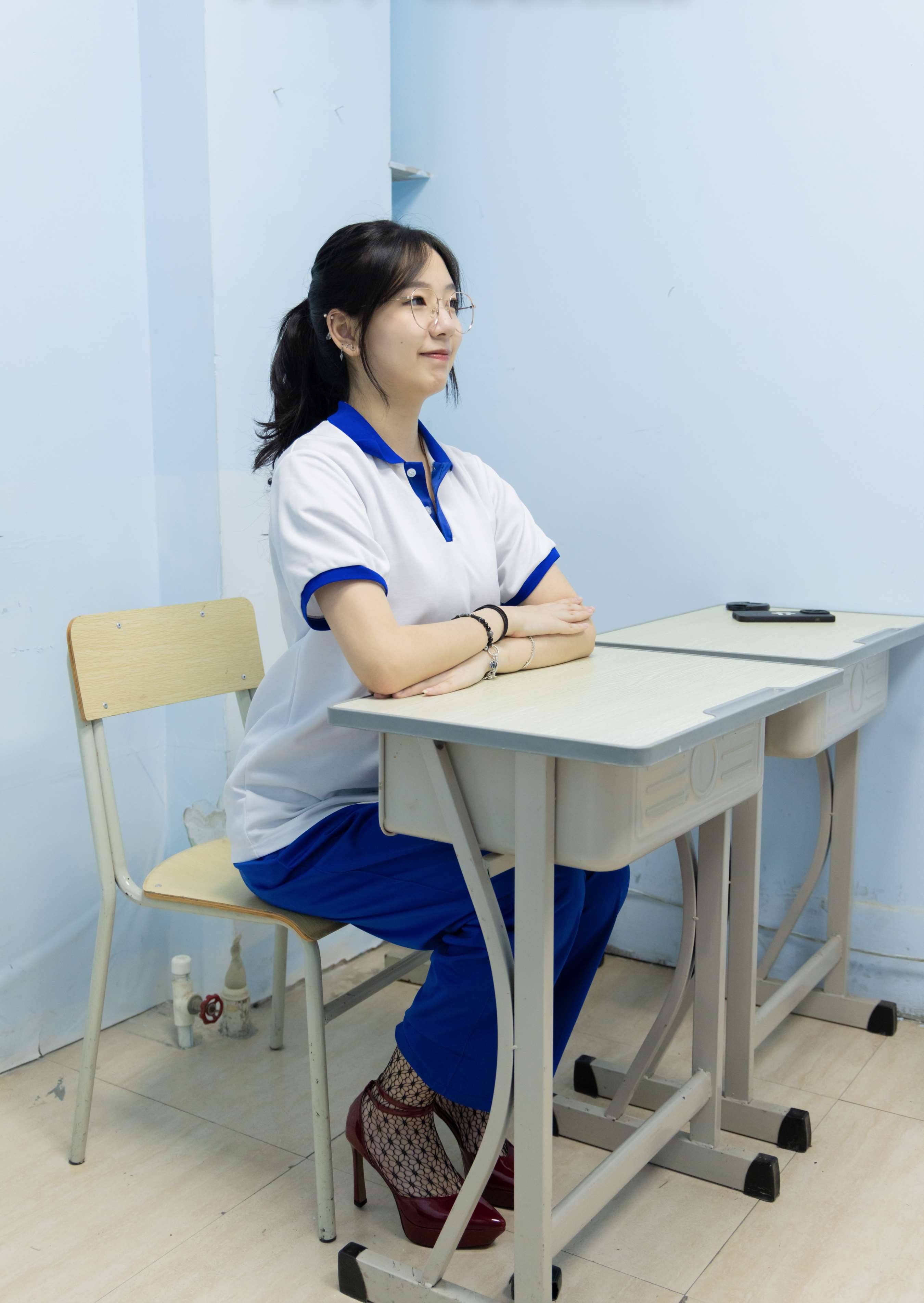 《小甜豆-高跟鞋の校服裤里丝》作品图