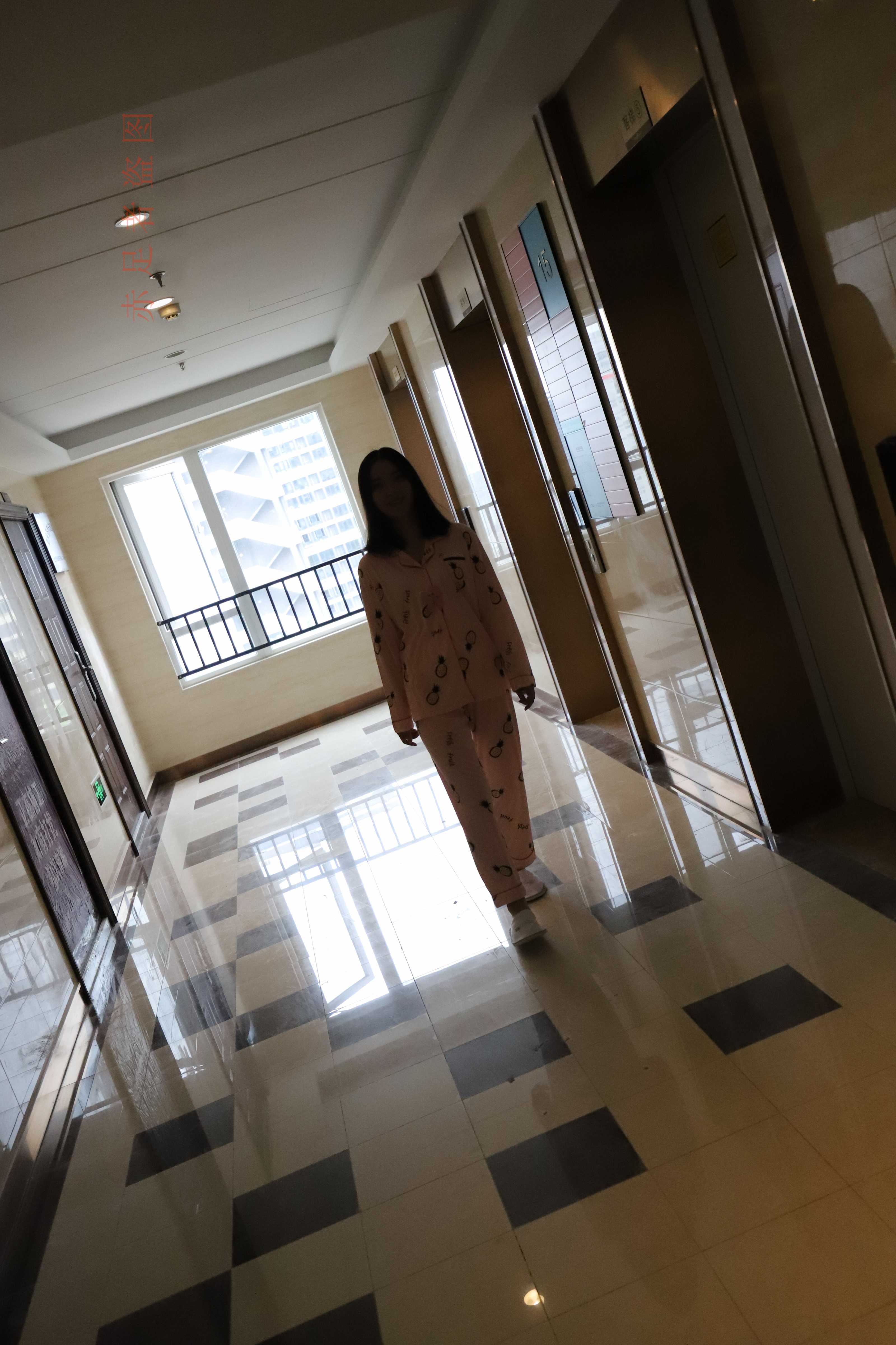 《睡衣短丝袜の船袜脚》作品图