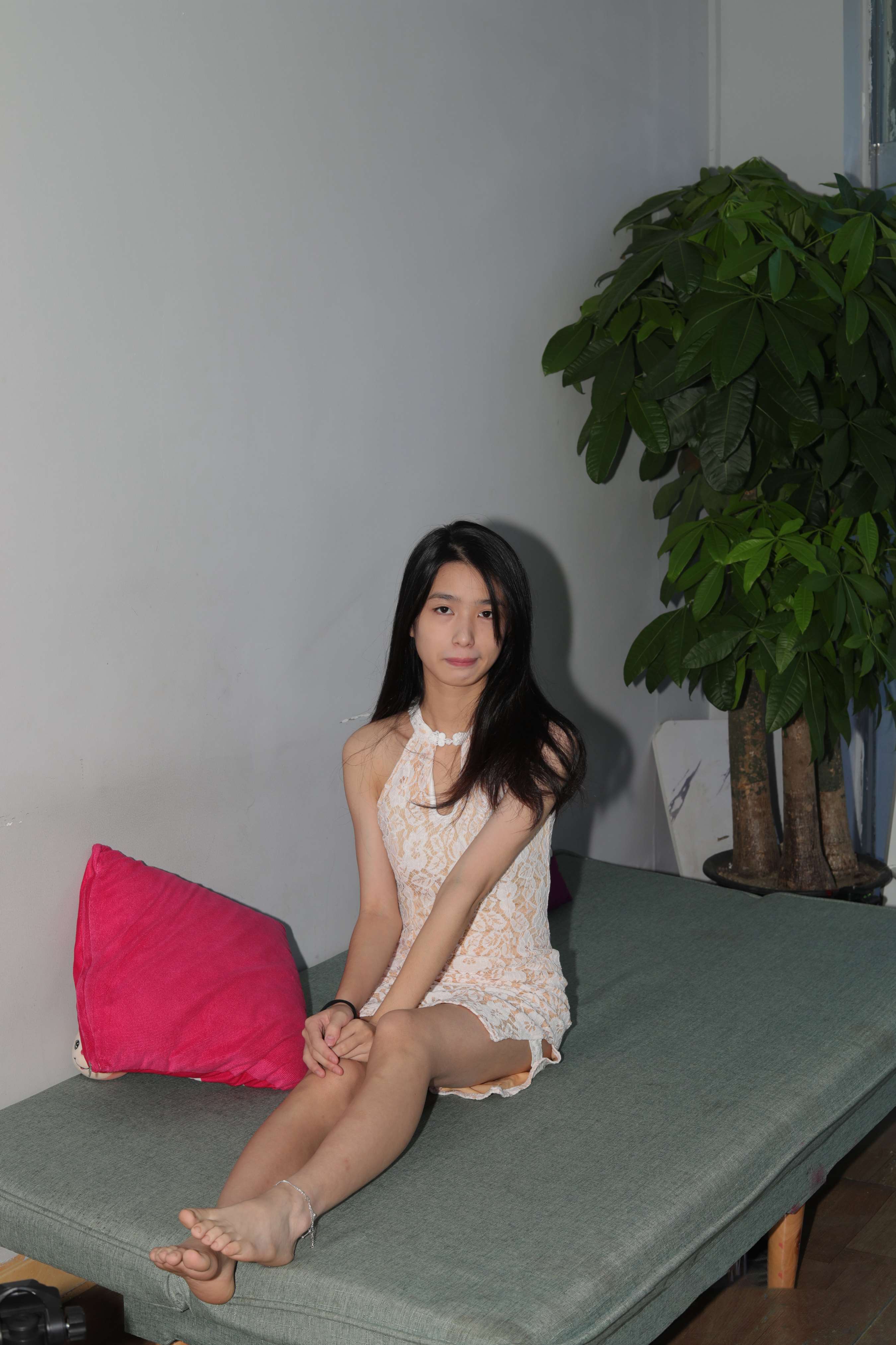 《小陈首次试镜时展示37码脚丫》作品图