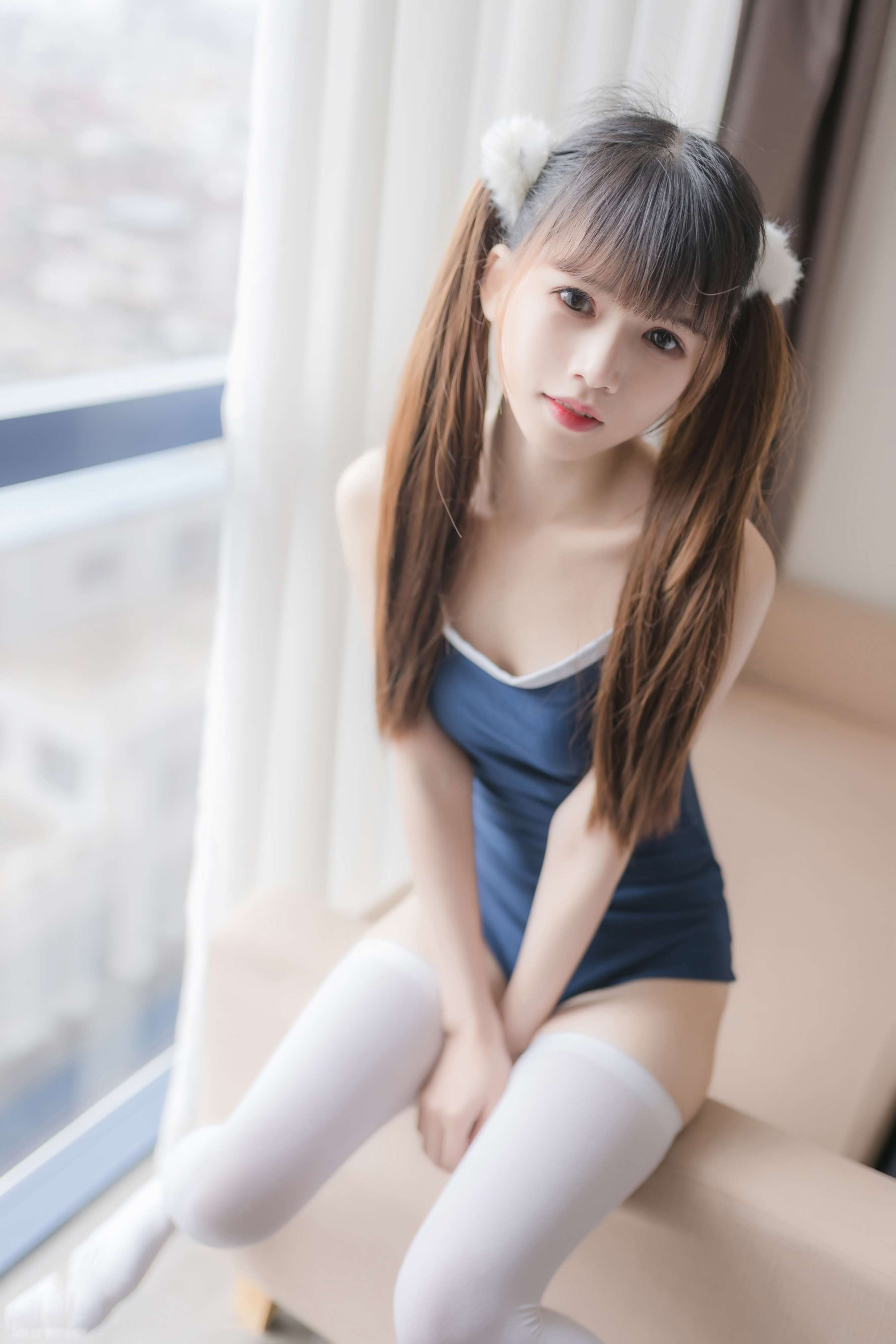 《少女死库水の白丝足》作品图