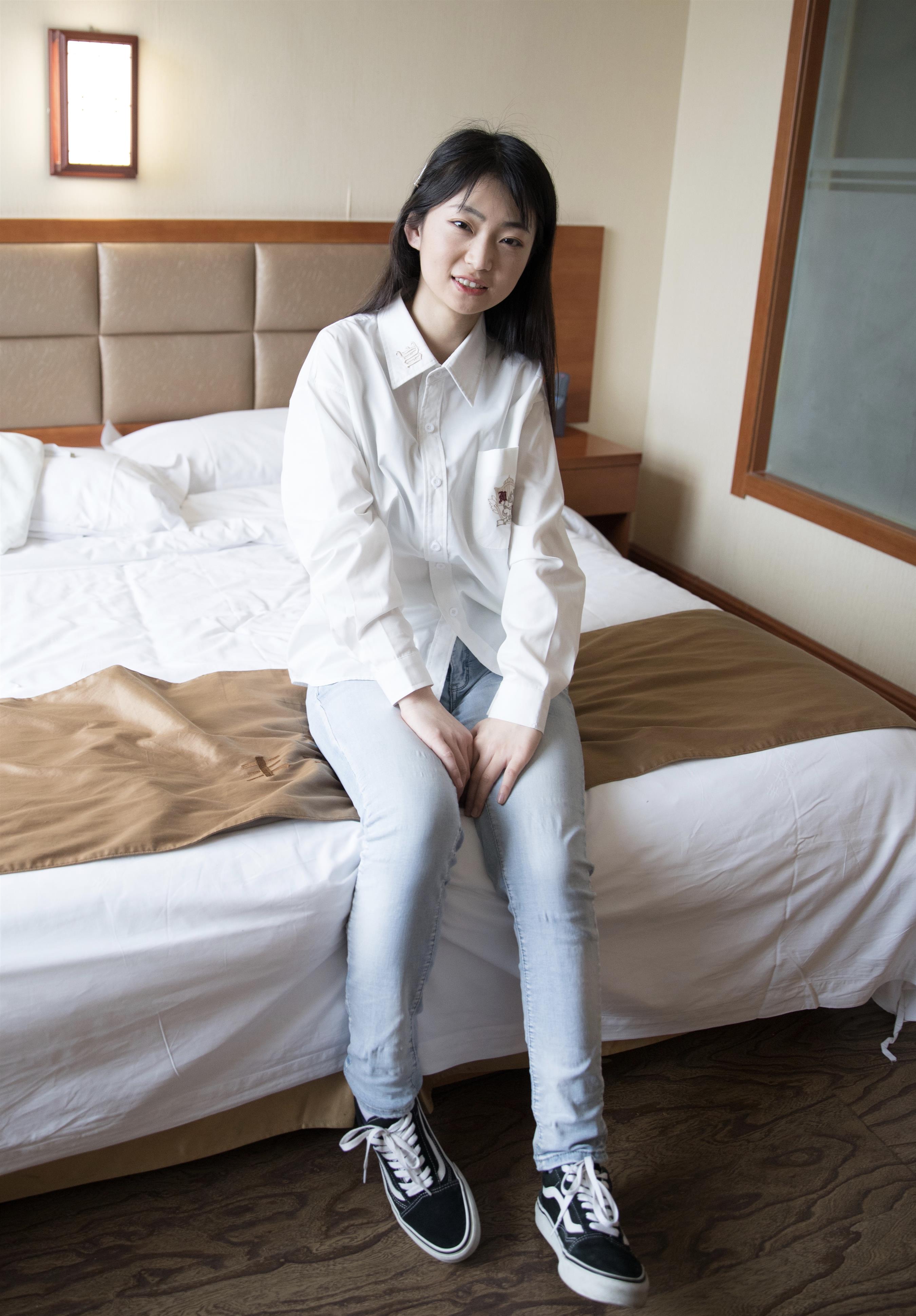 《牛仔裤の帆布鞋棉袜脚丫+视频1个》作品图