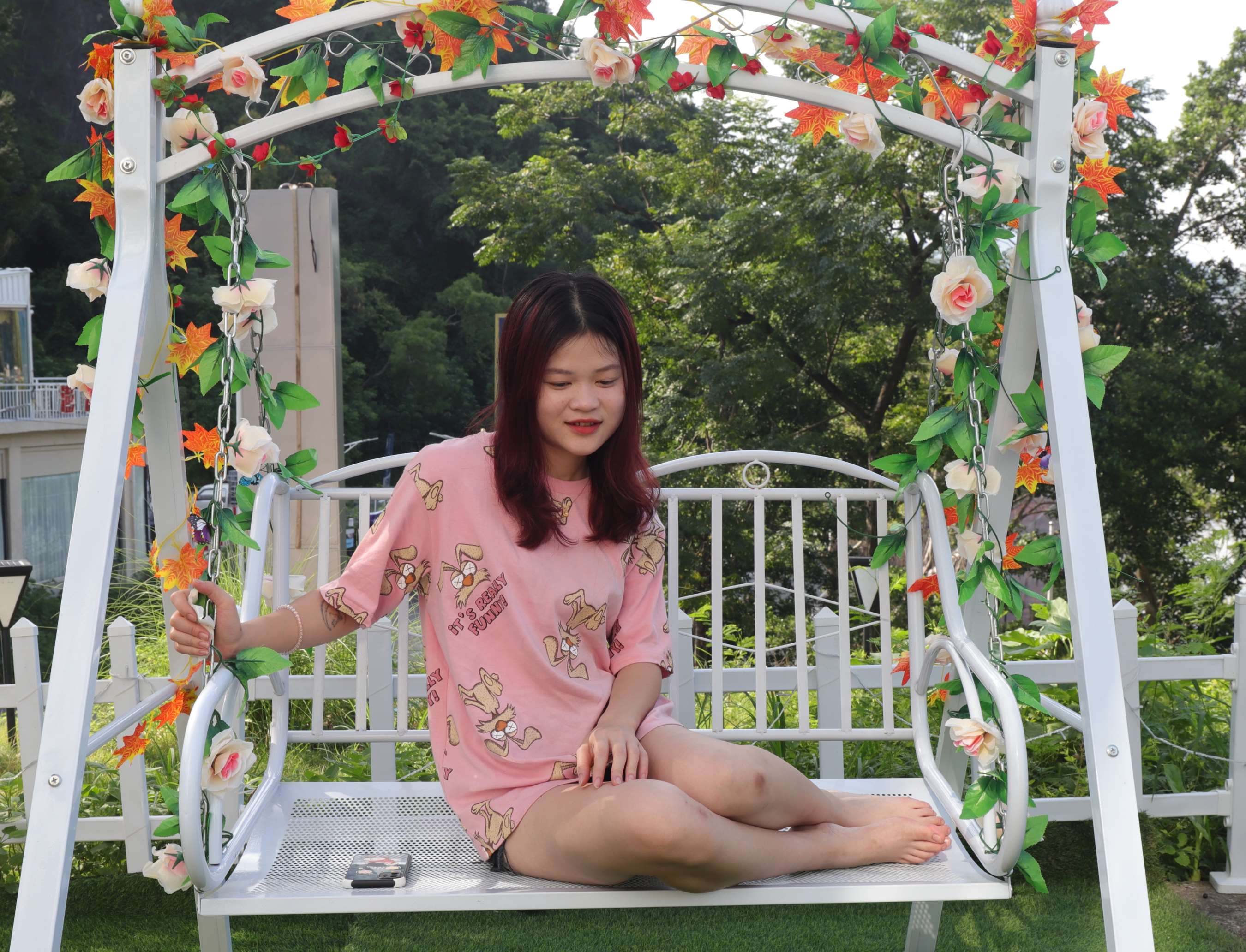 《小金师妹的白嫩脚丫回来了》作品图