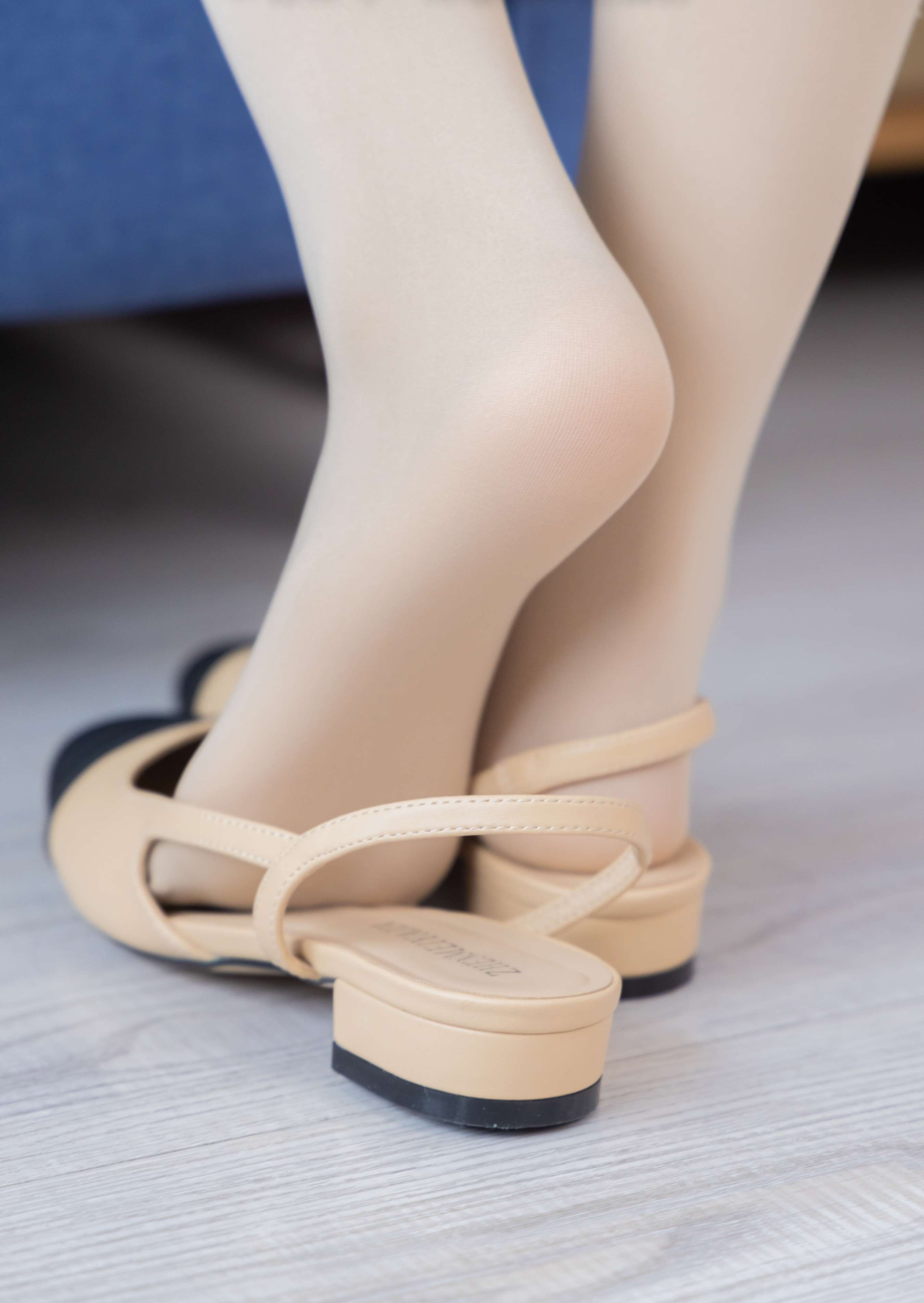 《奶油-高跟鞋の丝脚丫》作品图