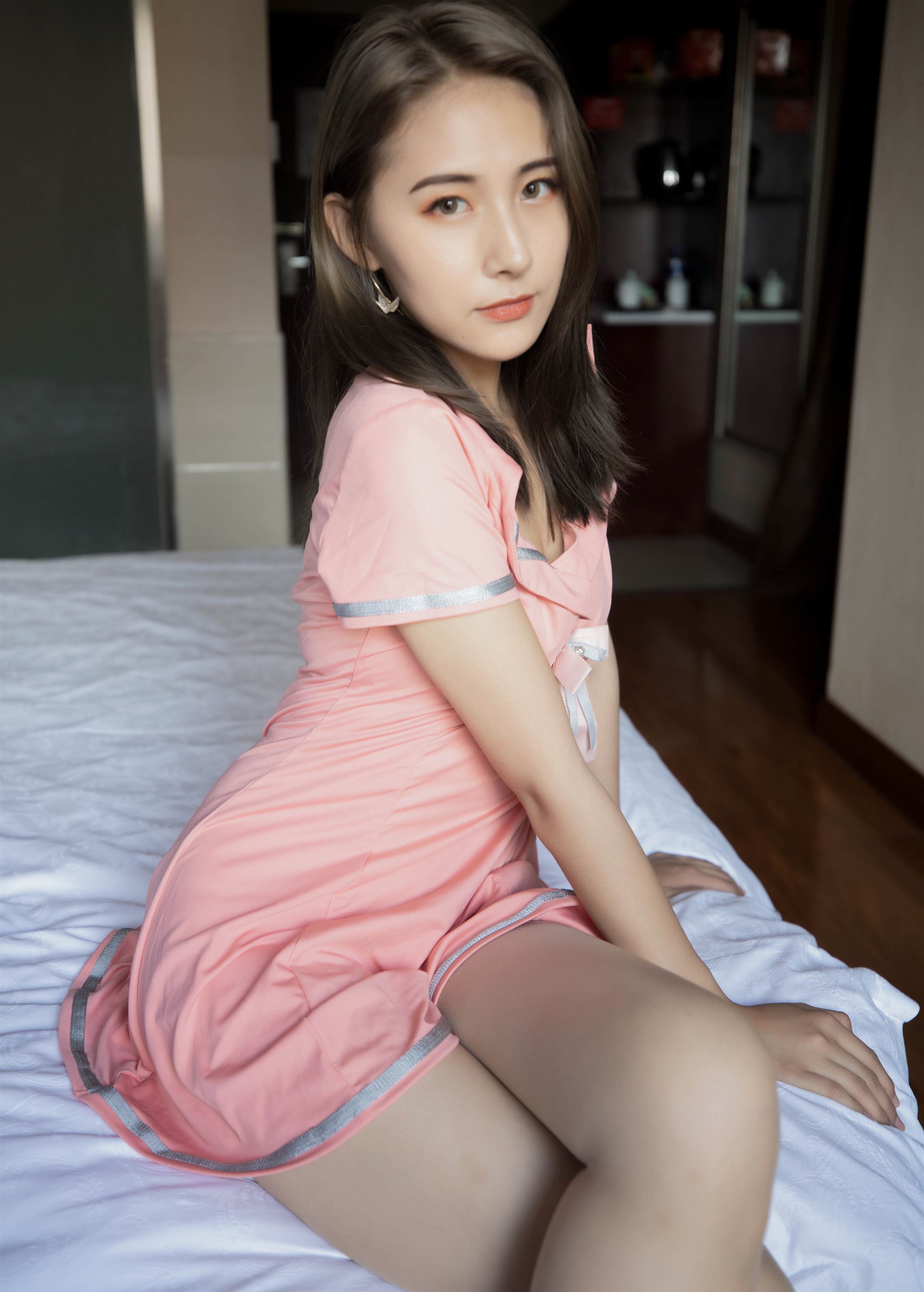 《夜场连衣裙の肉丝脚丫+视频1个》作品图