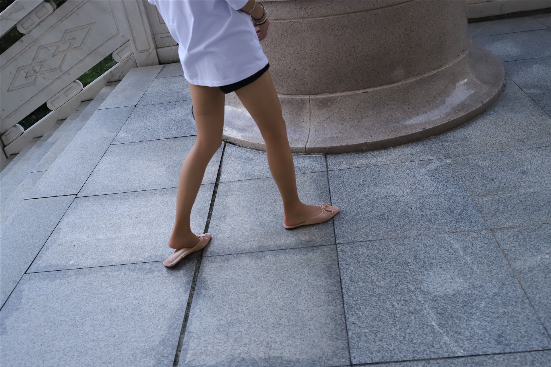 《黑丝大长腿脚丫+视频2部》作品图