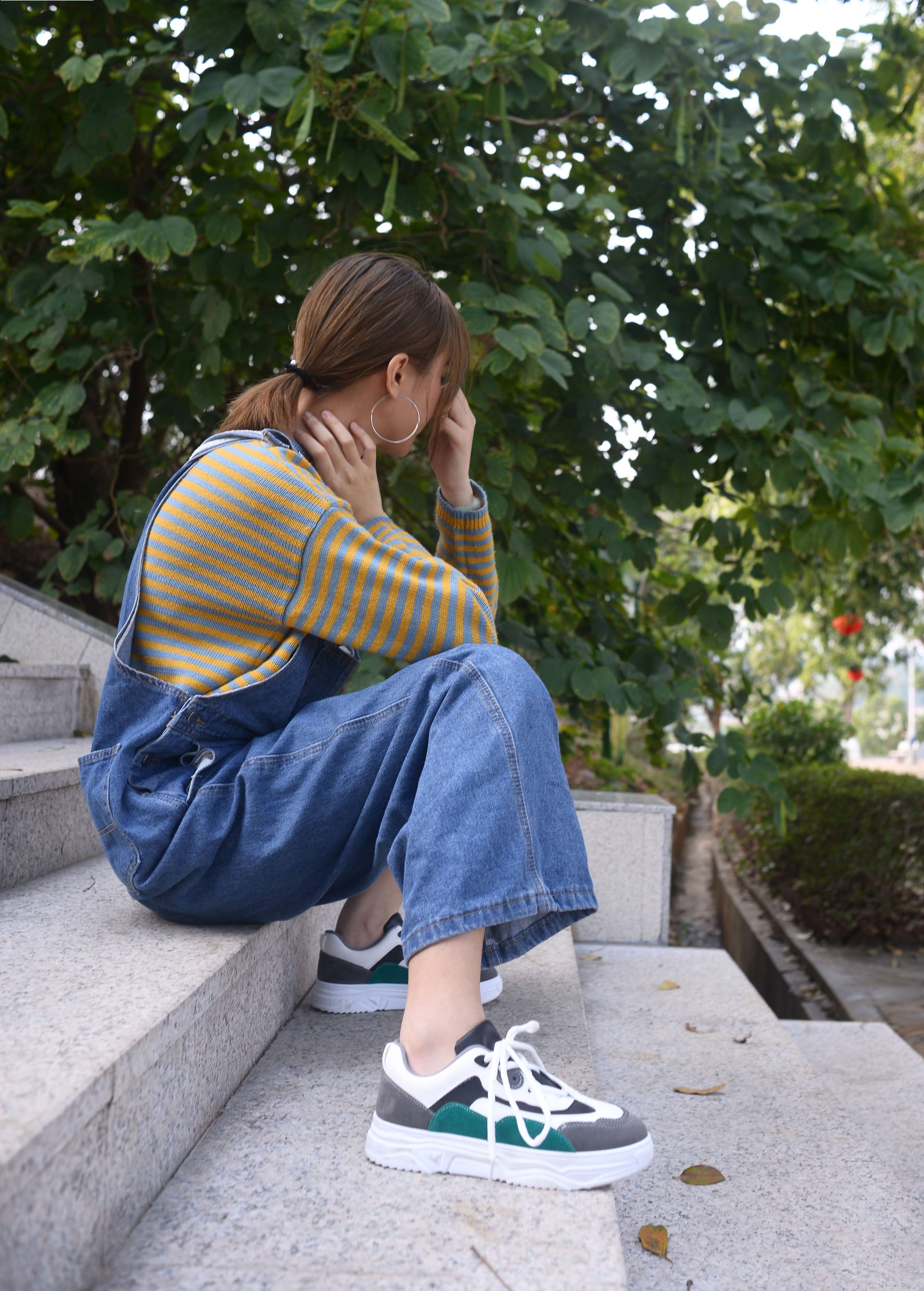 《彤彤-春山如黛草如烟》作品图