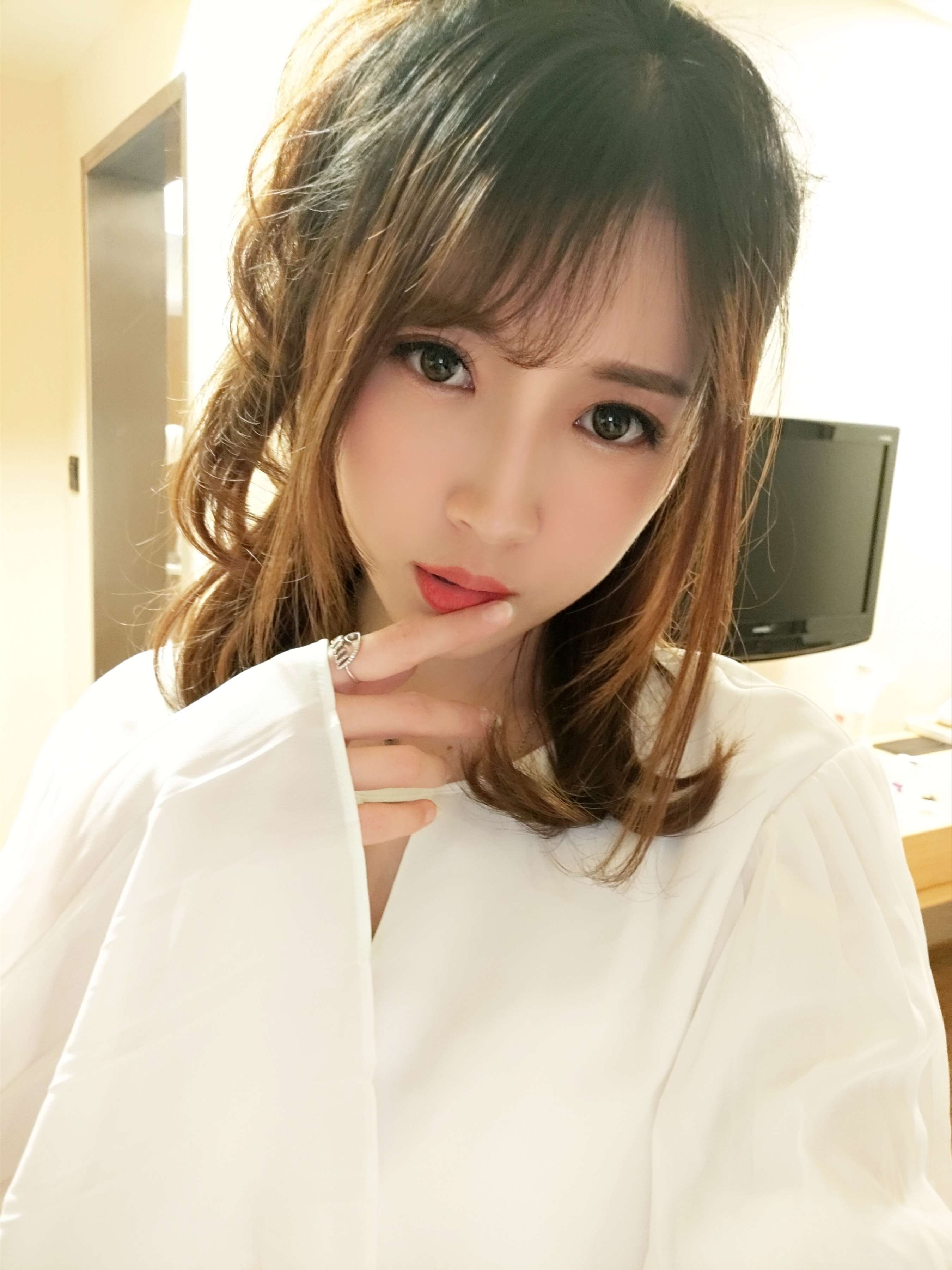 《小女巫露娜 OL风肤色连裤袜》作品图