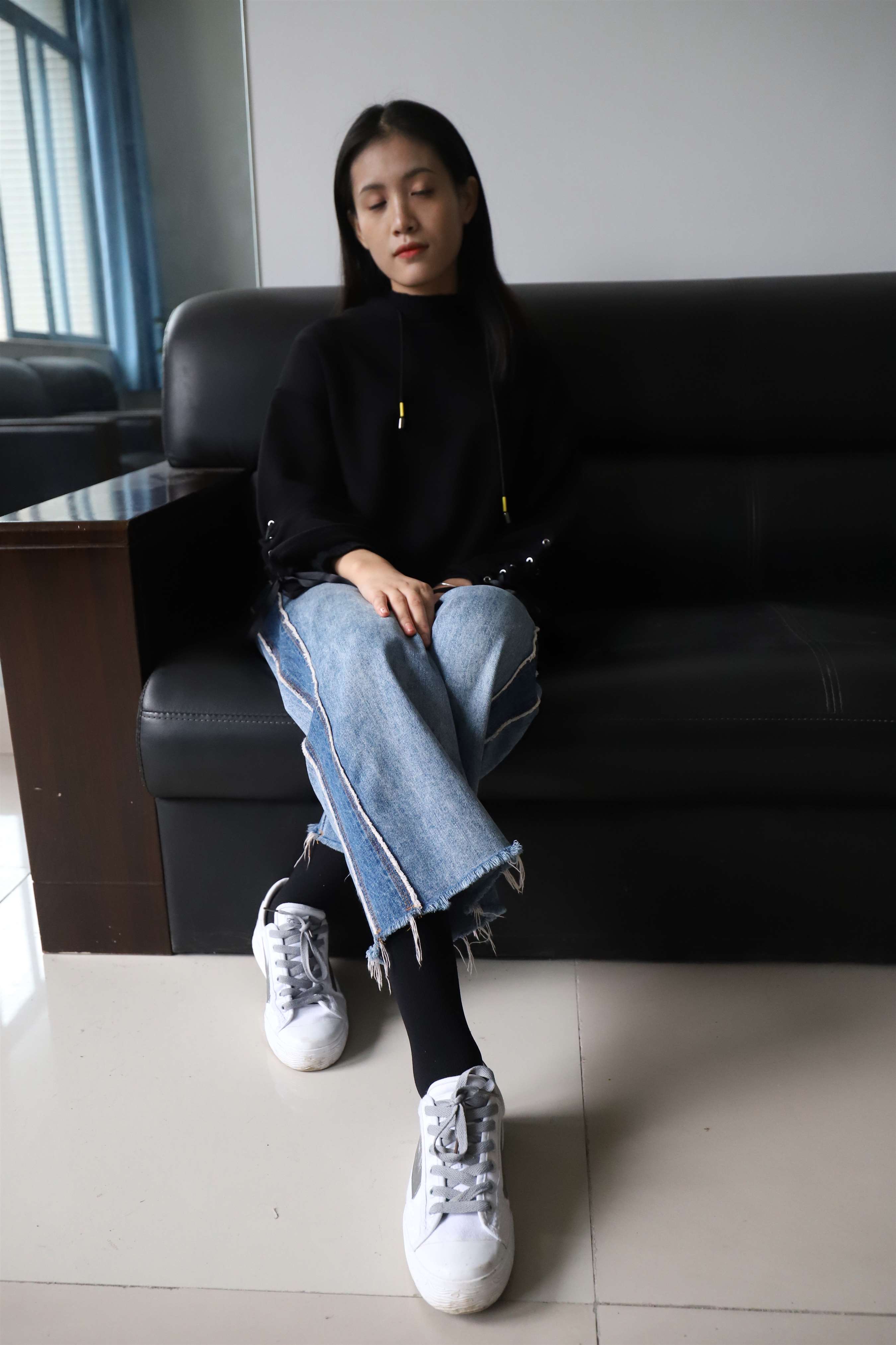 《板鞋の黑长棉袜》作品图