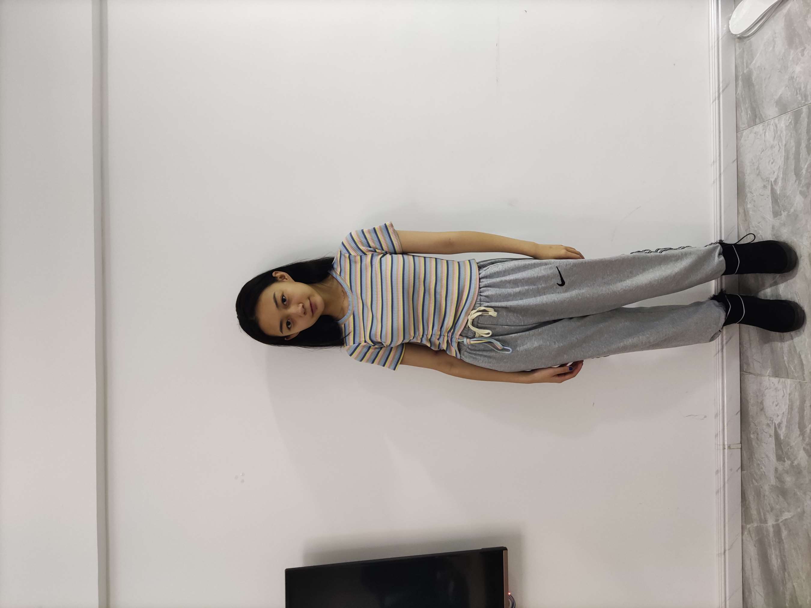 《兵兵嫩足》作品图