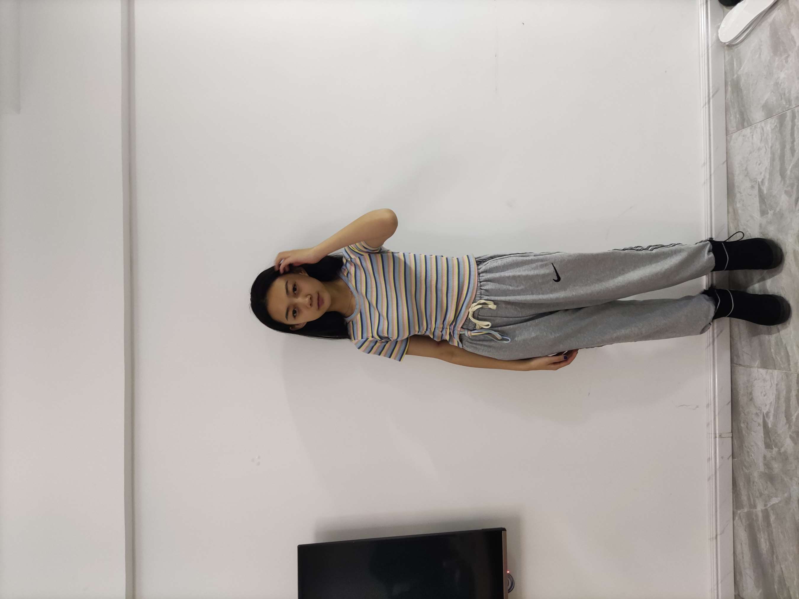 《兵兵嫩足》作品图