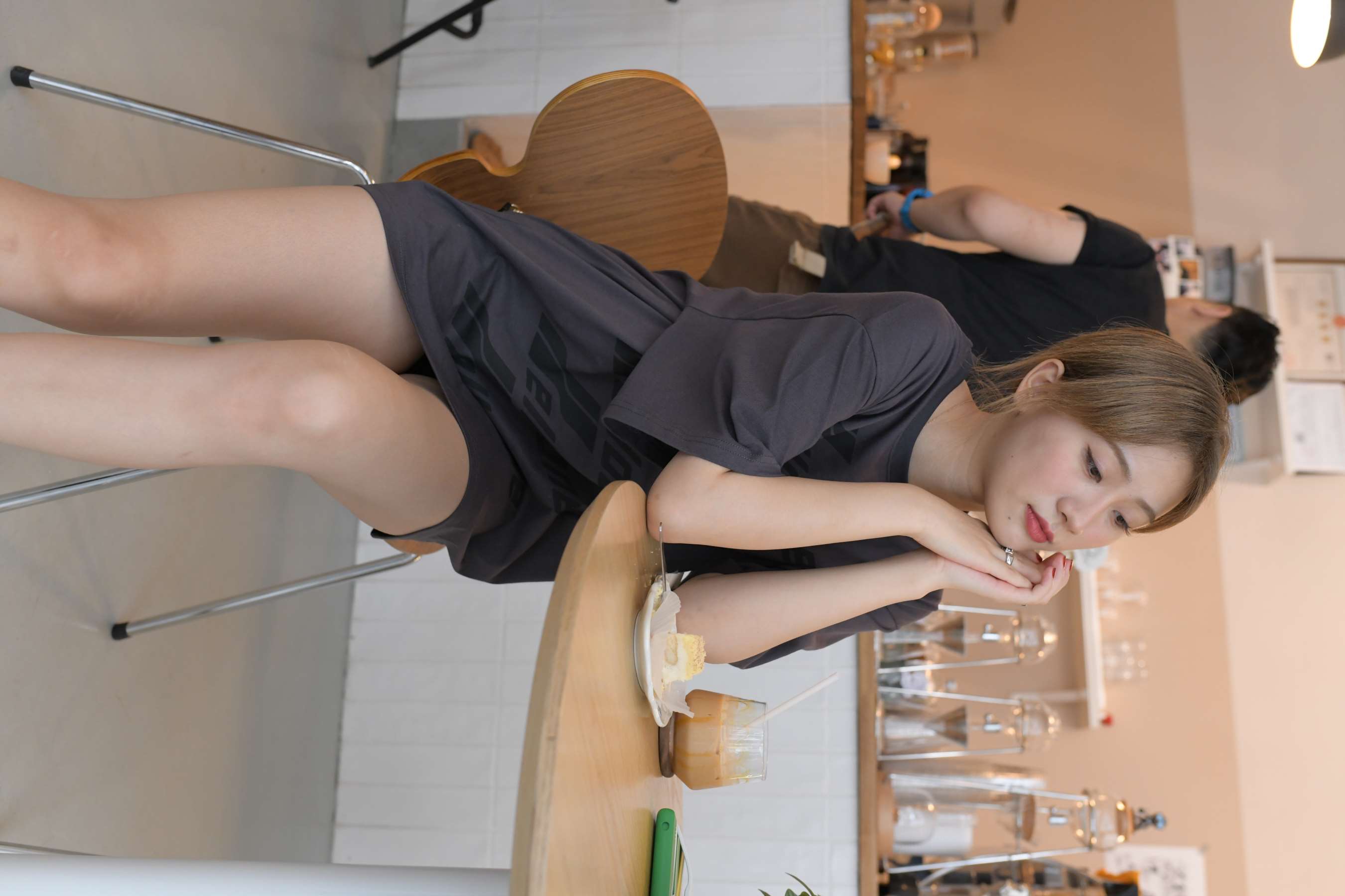 《学姐凉鞋嫩足》作品图