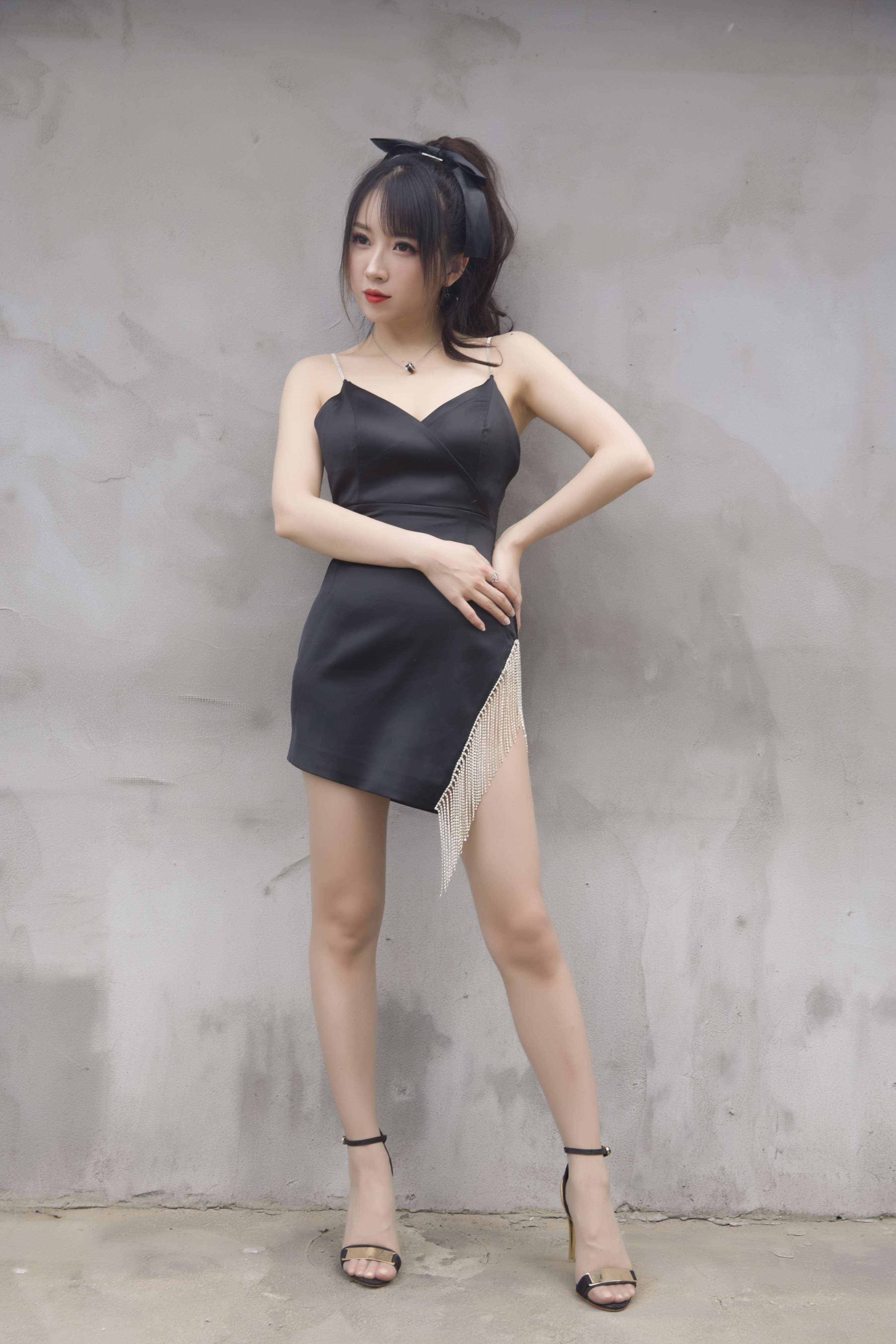 《小女巫露娜 黑色流苏》作品图