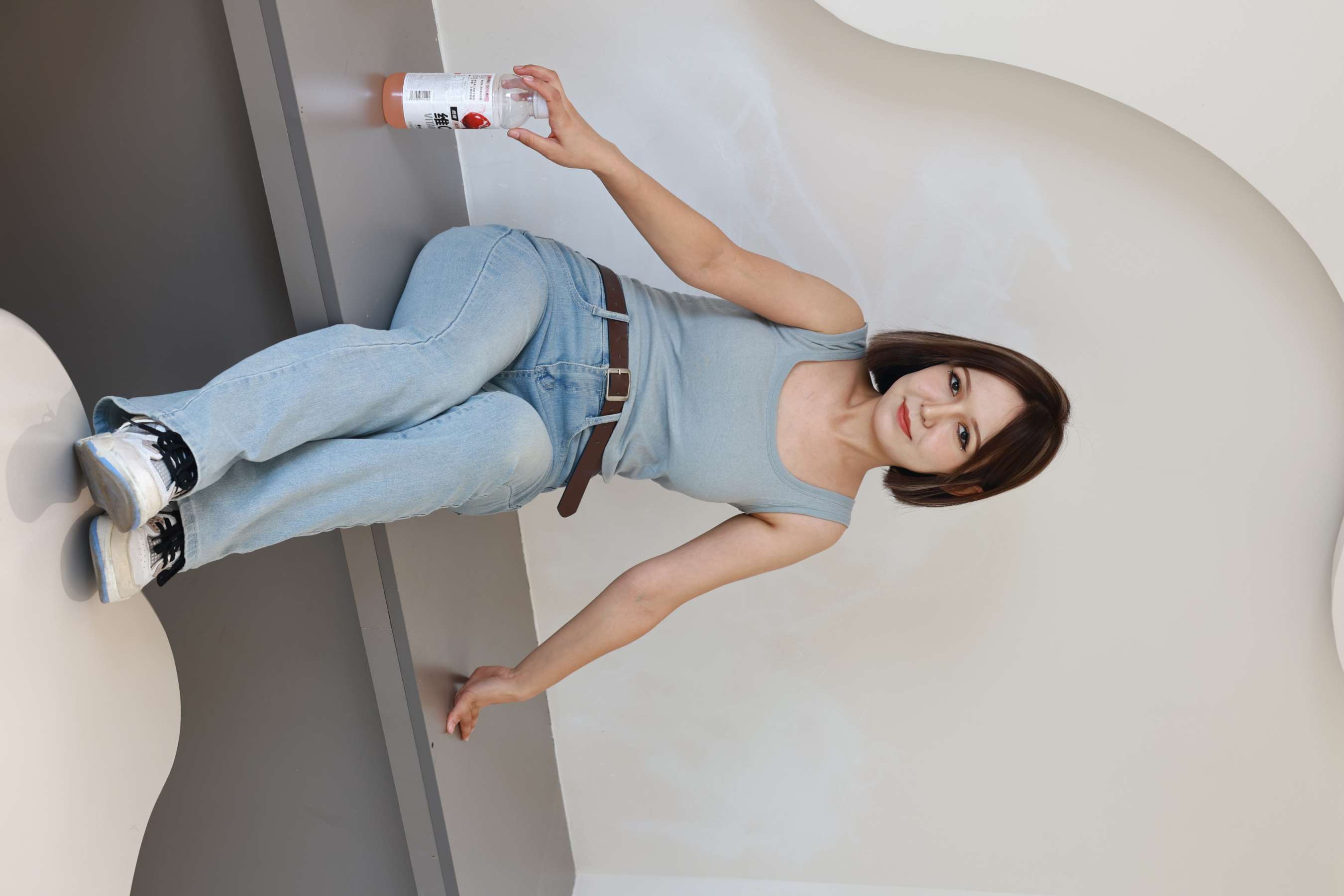 《阿依夏 牛仔裤の丝足》作品图