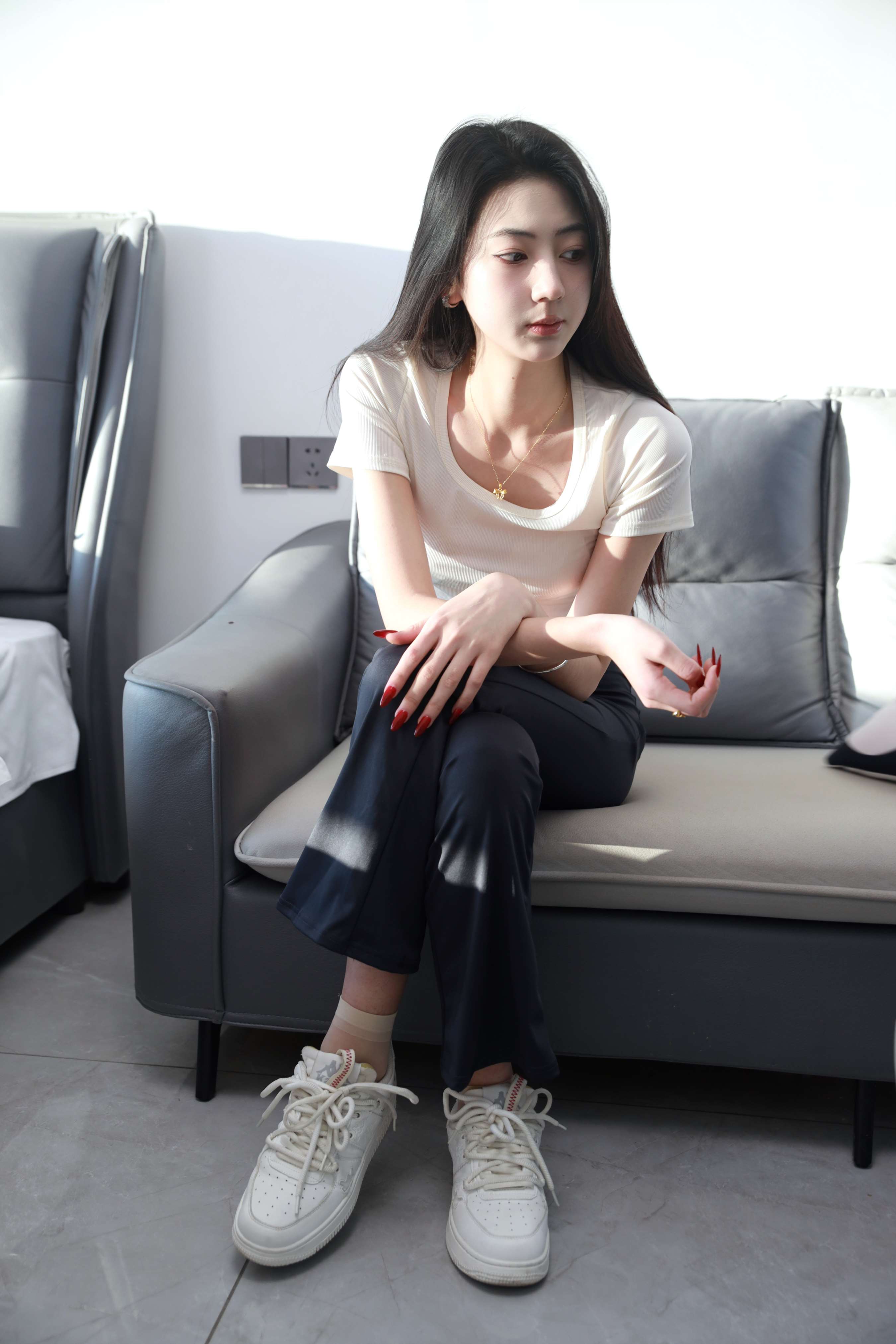 《小宇 沙发展嫩足》作品图