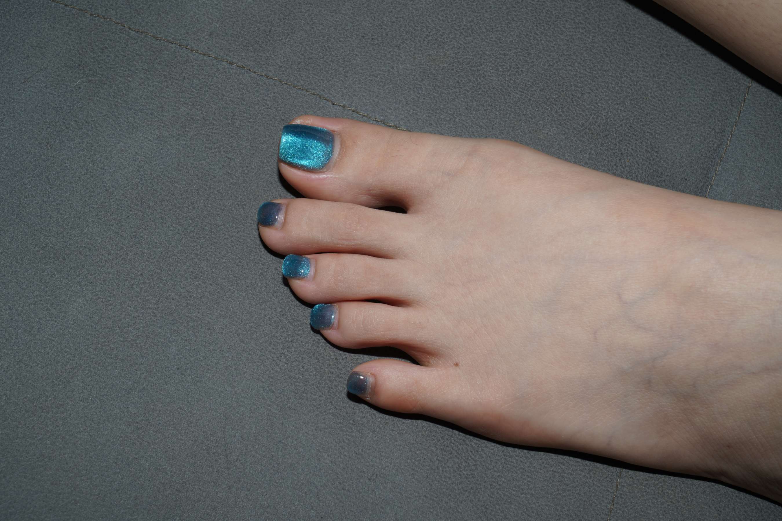 《伶伶小脚挑香蕉好好玩》作品图