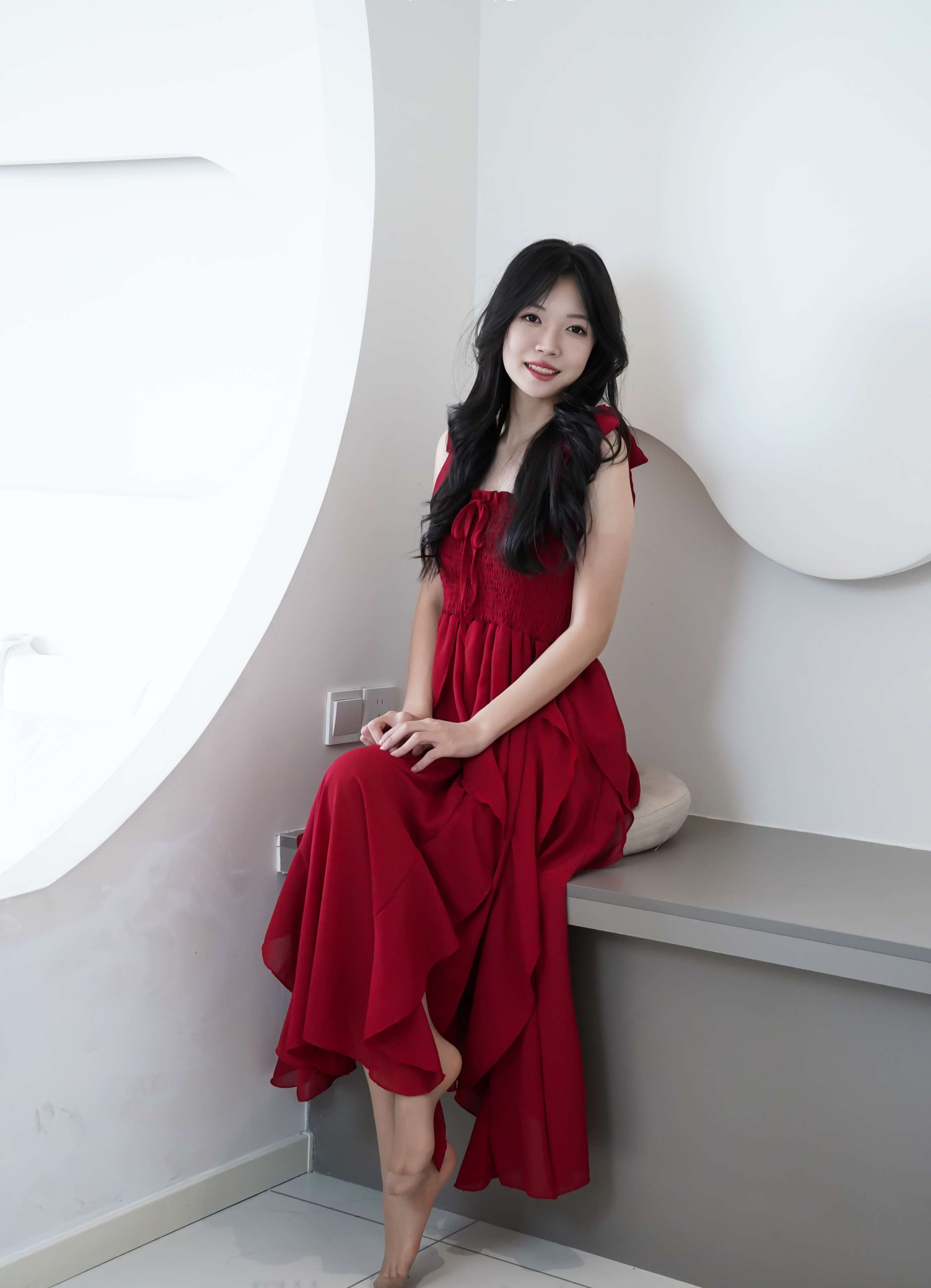 《yuuu 红裙の嫩足》作品图