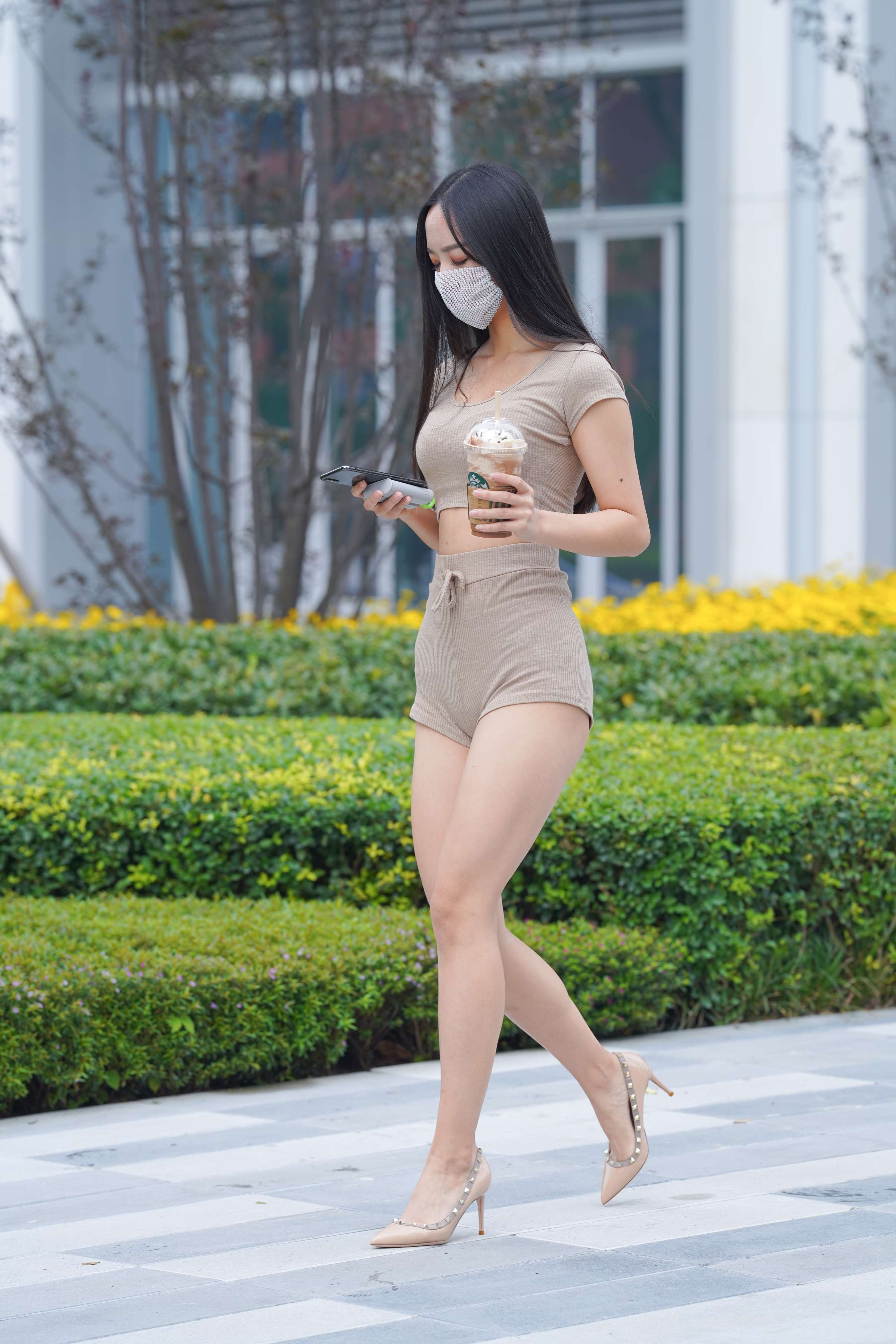 《妮妮的下午茶时光》作品图