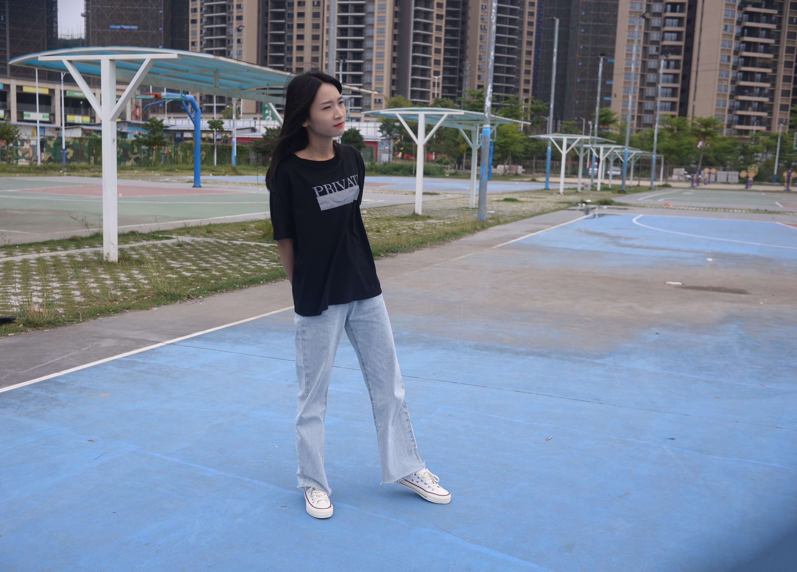 《绵绵小姐姐 愿年年这一生有始常无终》作品图