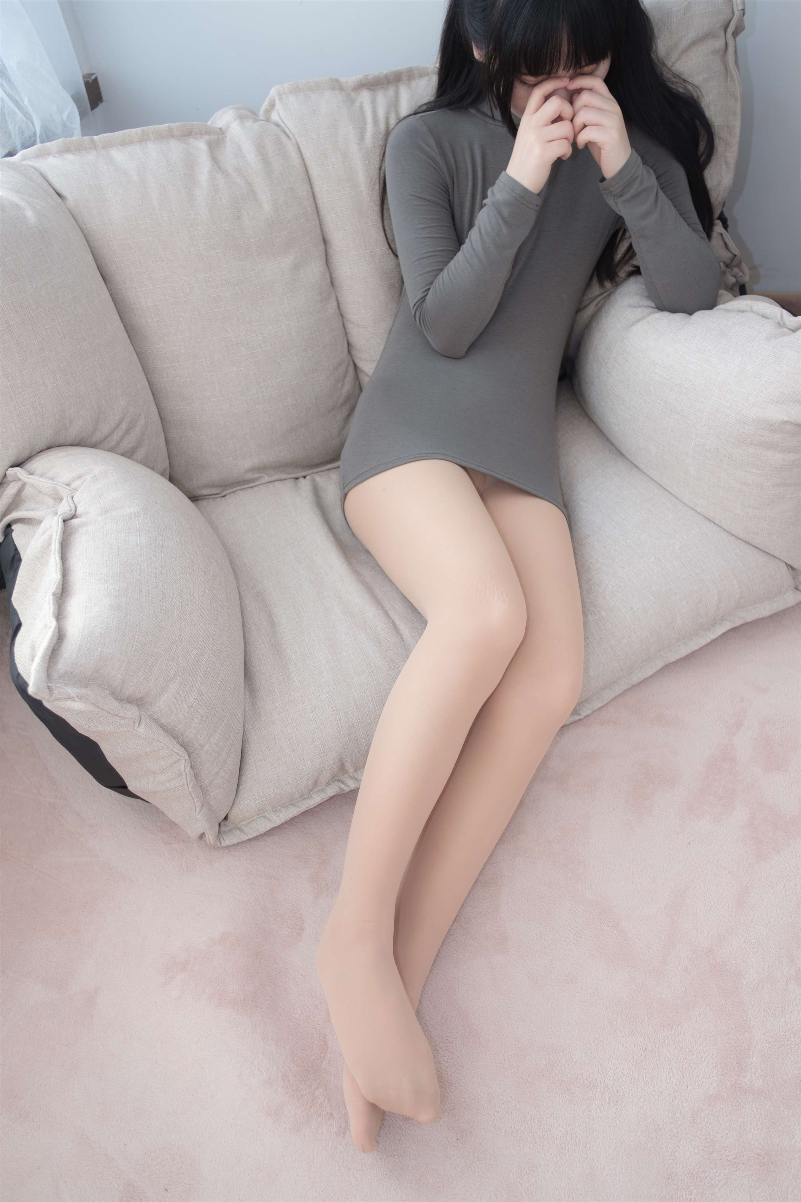 《肉丝脚丫》作品图