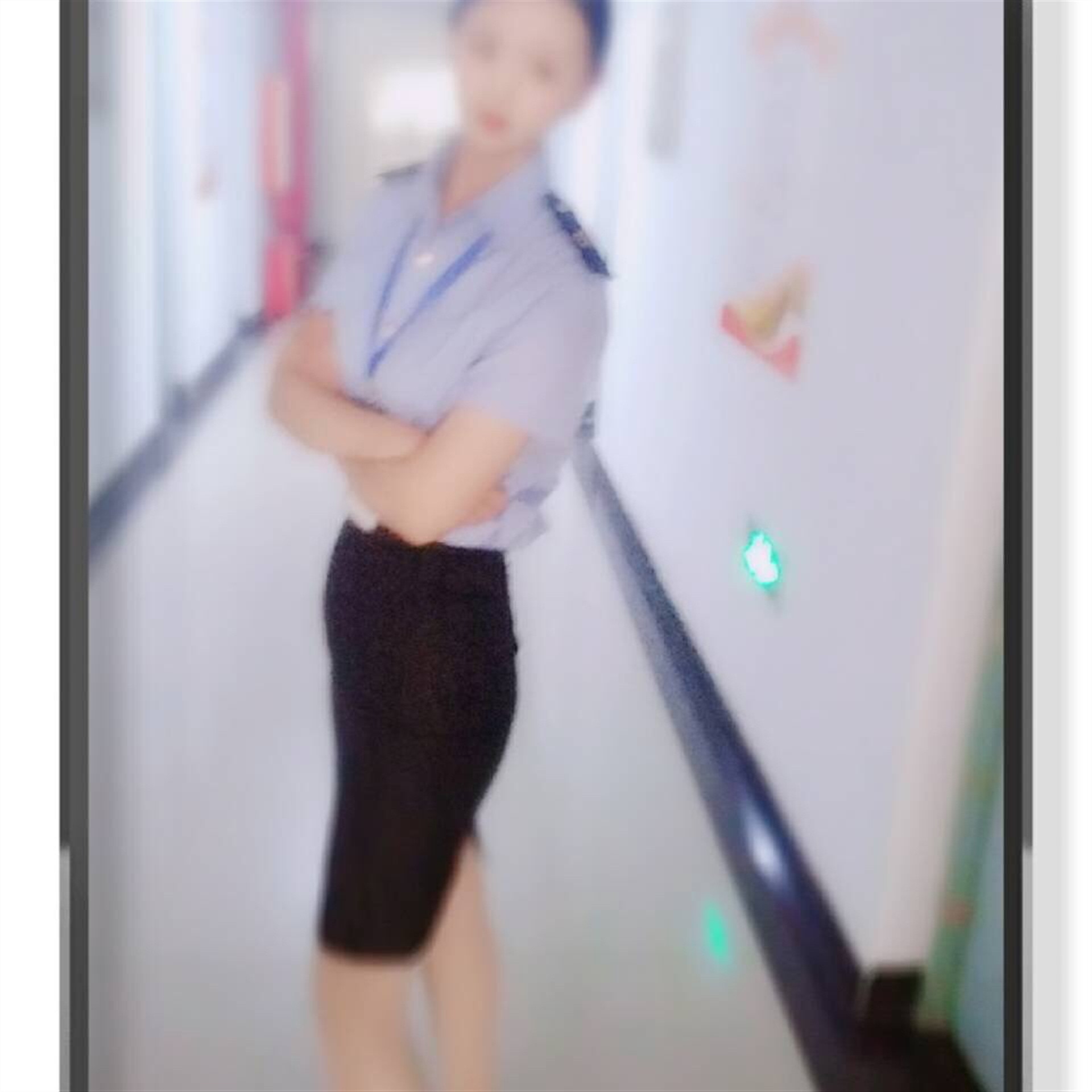 《乘务员黑丝脚丫+视频一部》作品图