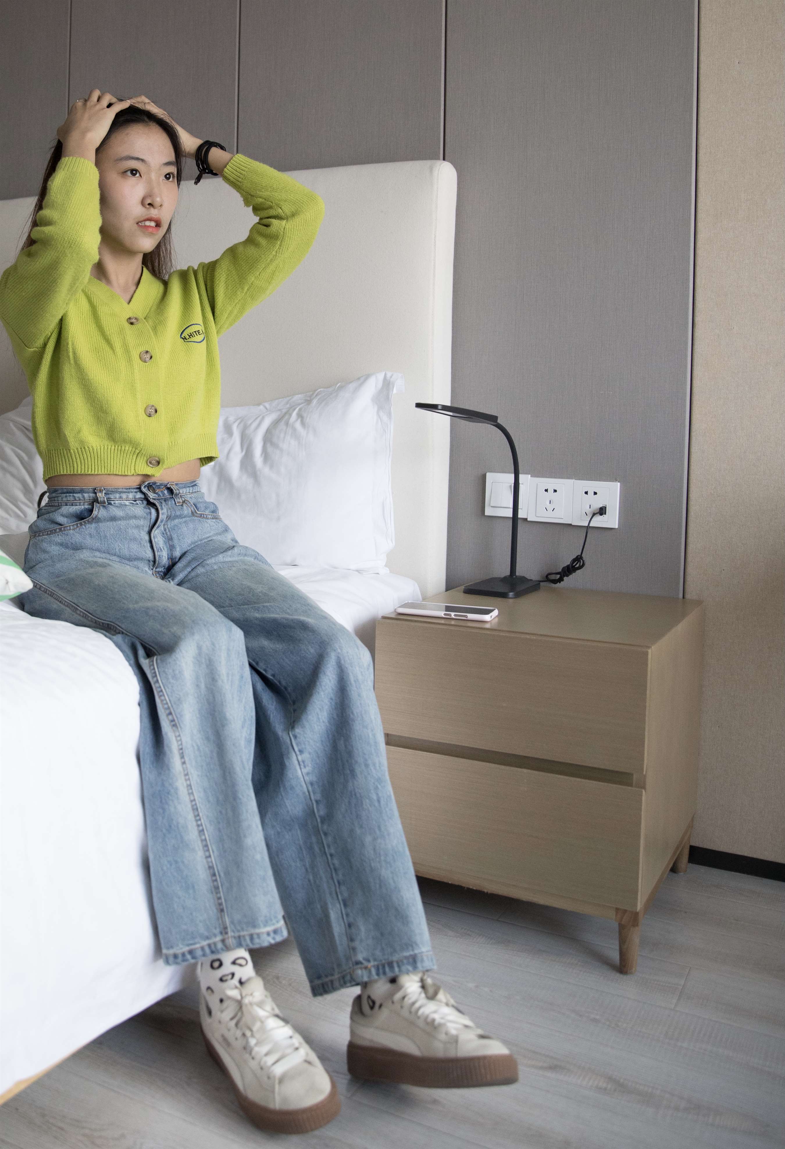 《牛仔斑点棉袜脚【视频1个网盘下载】》作品图