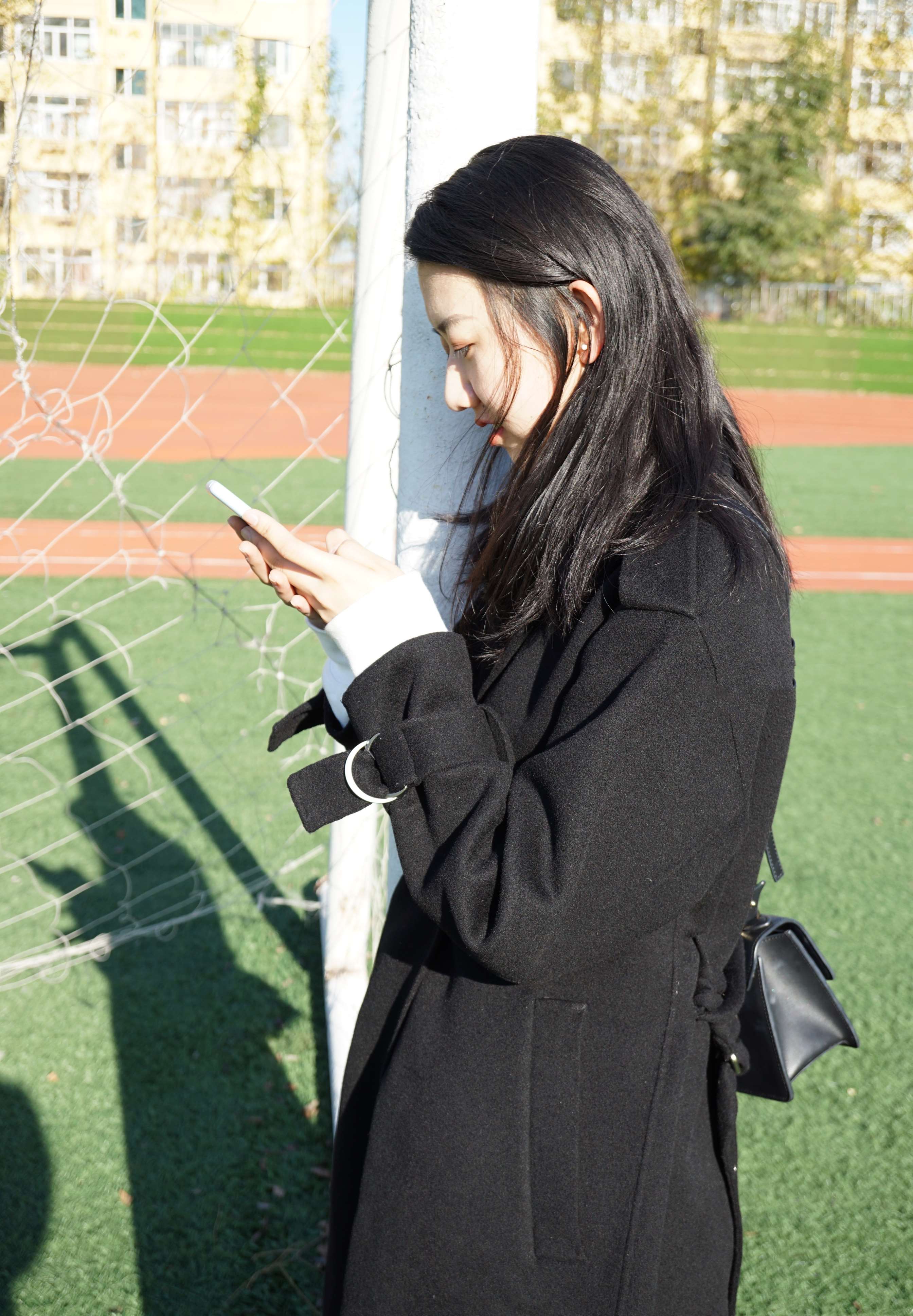 《足球场上的短靴の棉袜脚丫》作品图