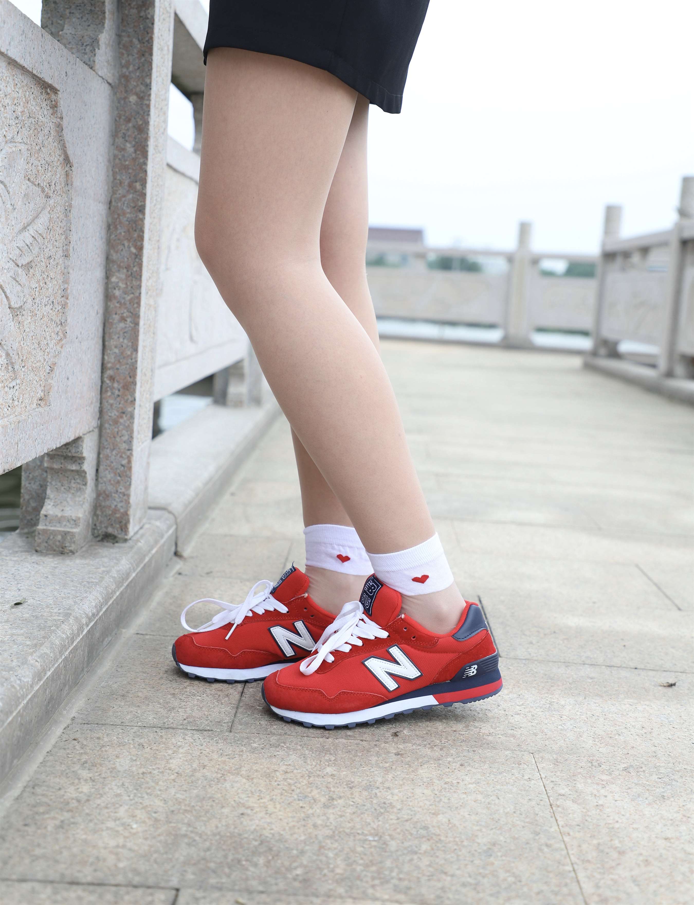 《新百伦の冰丝脚丫【套图+视频】》作品图