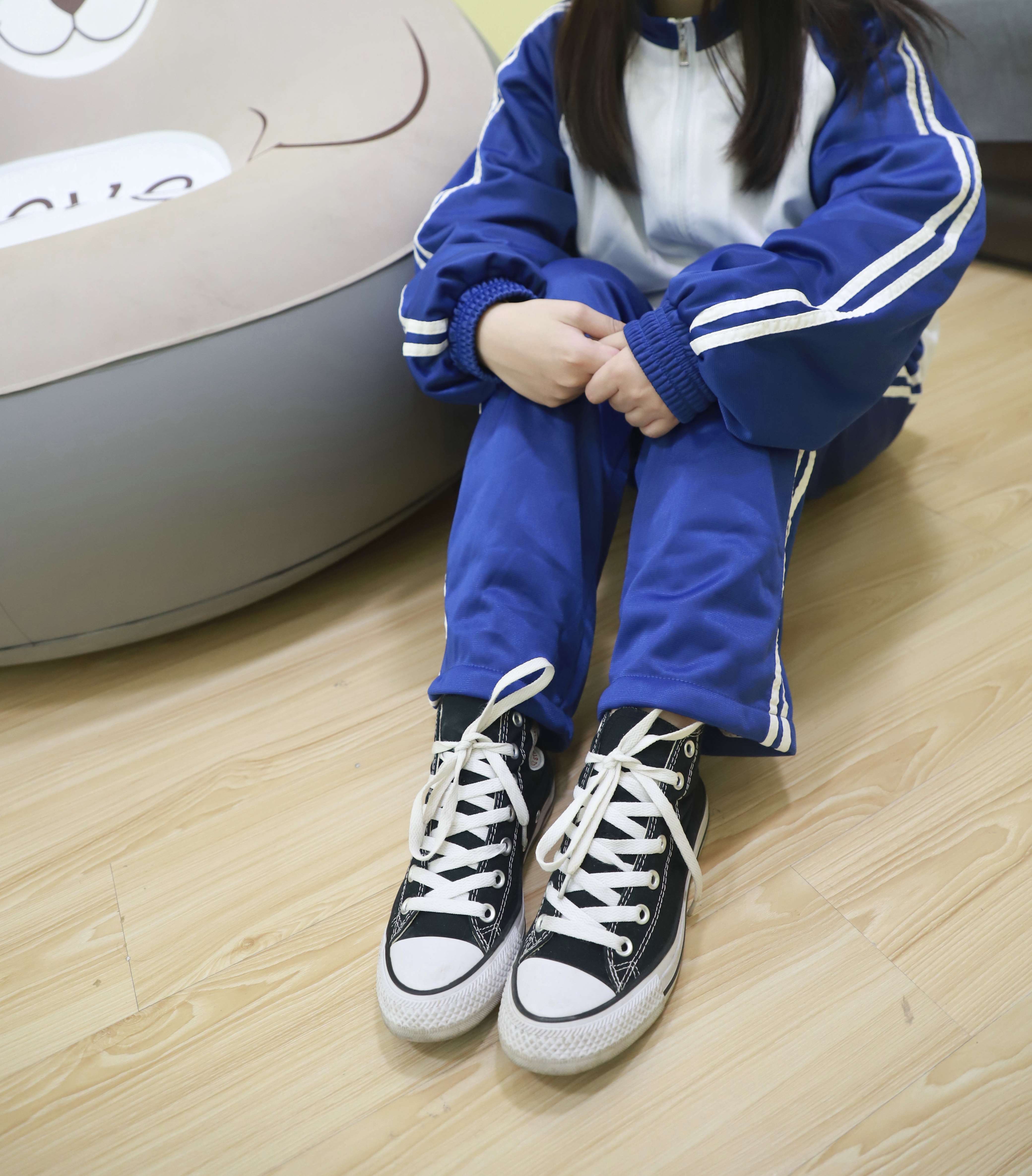 《校服小可爱+视频1个》作品图