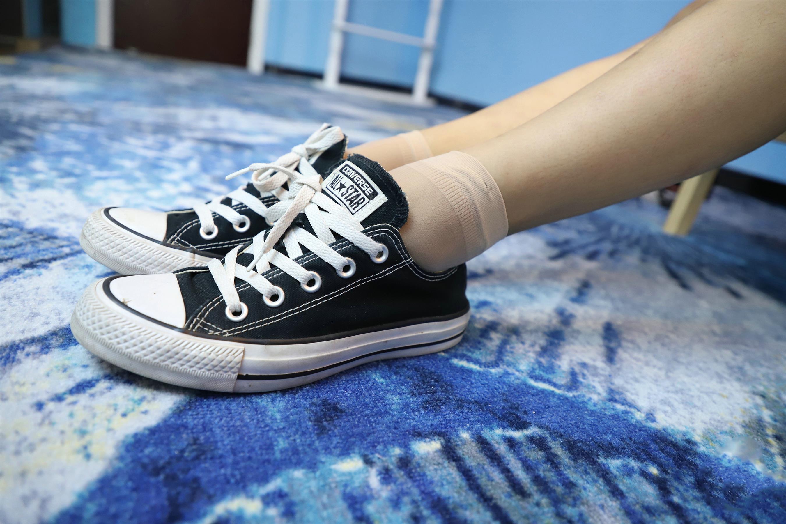 《帆布鞋の短丝脚丫》作品图