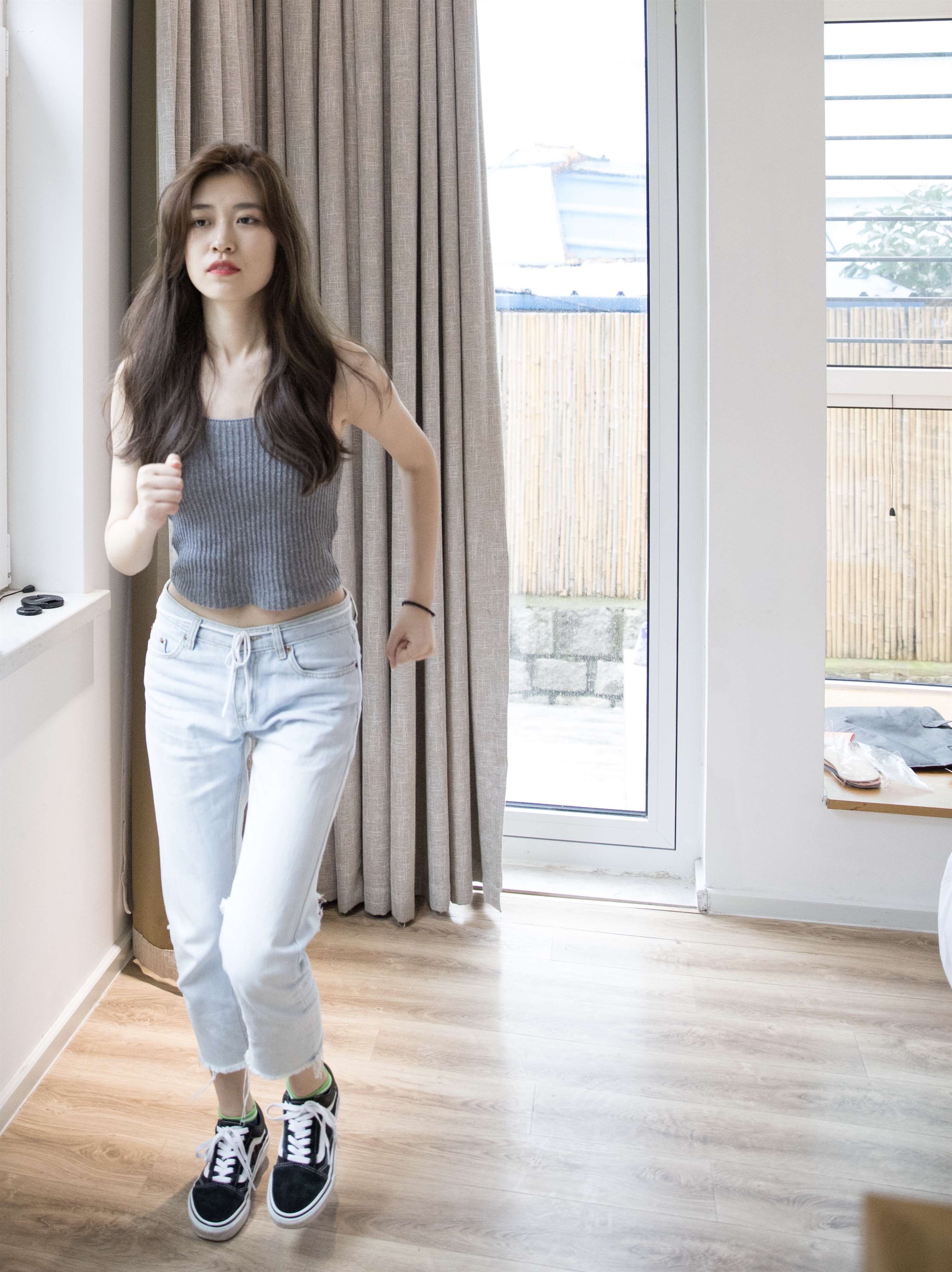 《少女布鞋の五指袜脚丫+视频1个》作品图