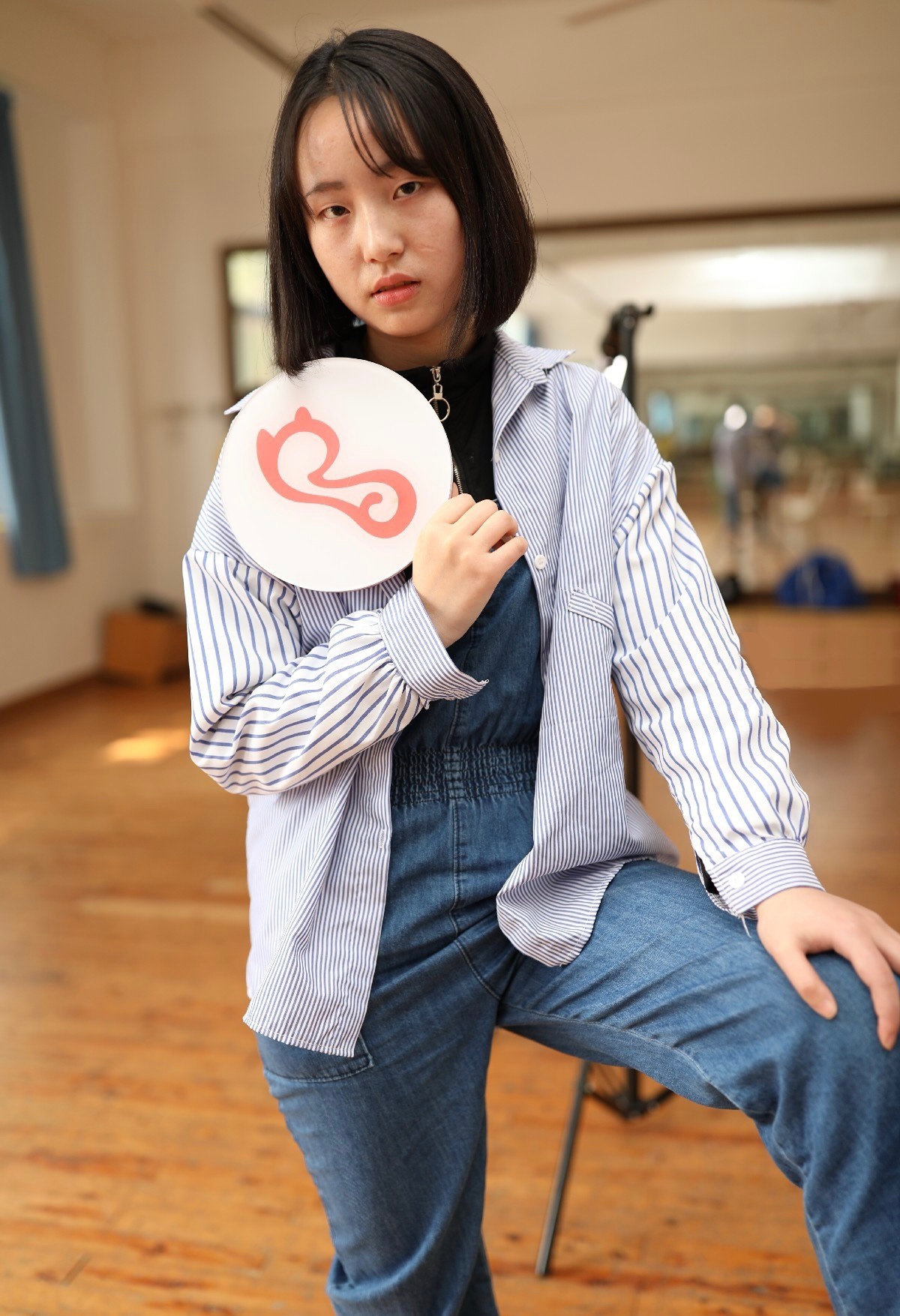 《舞蹈室里的棉袜脚》作品图