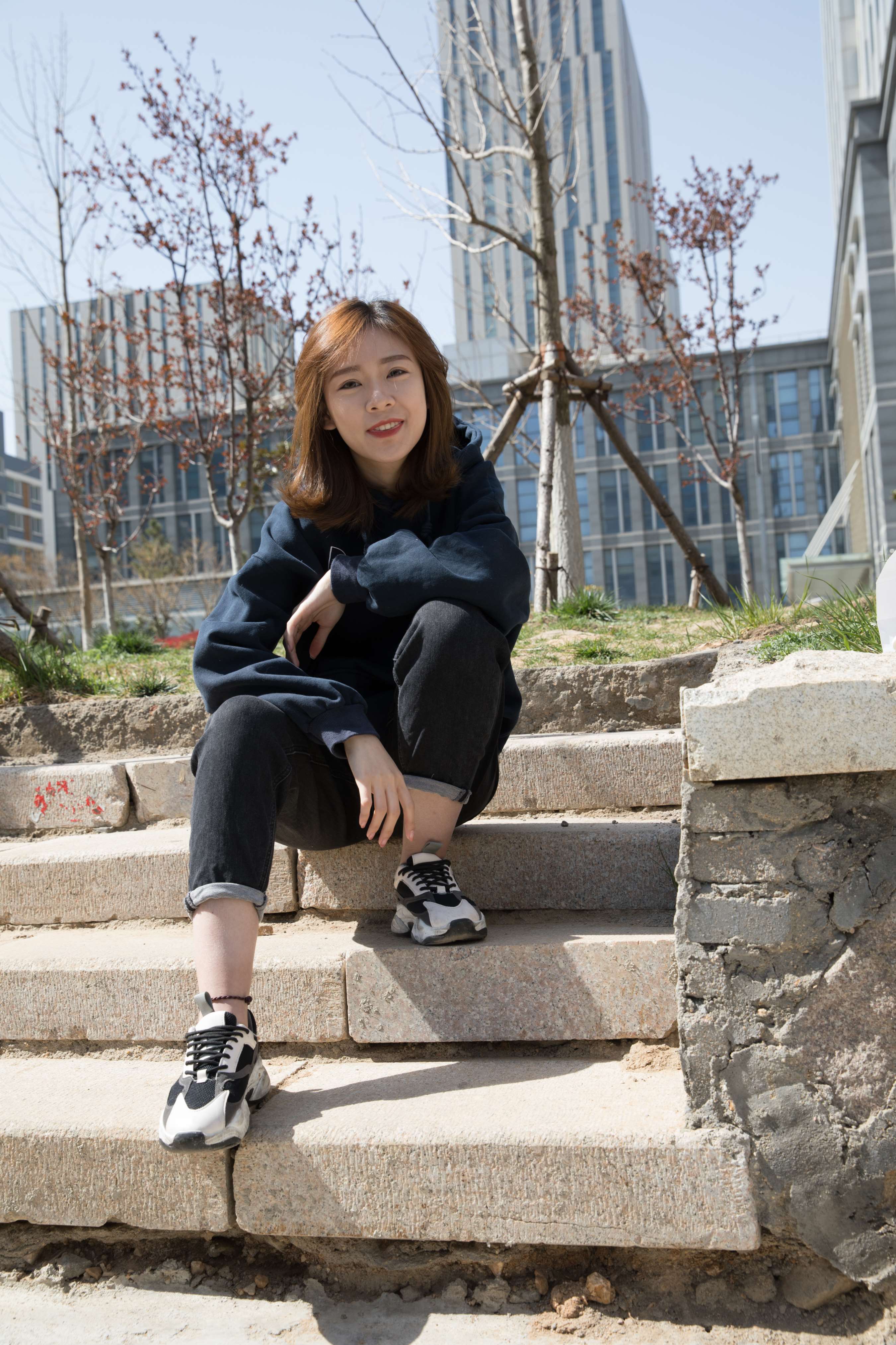 《婷婷小姐姐-与春天的拥抱》作品图