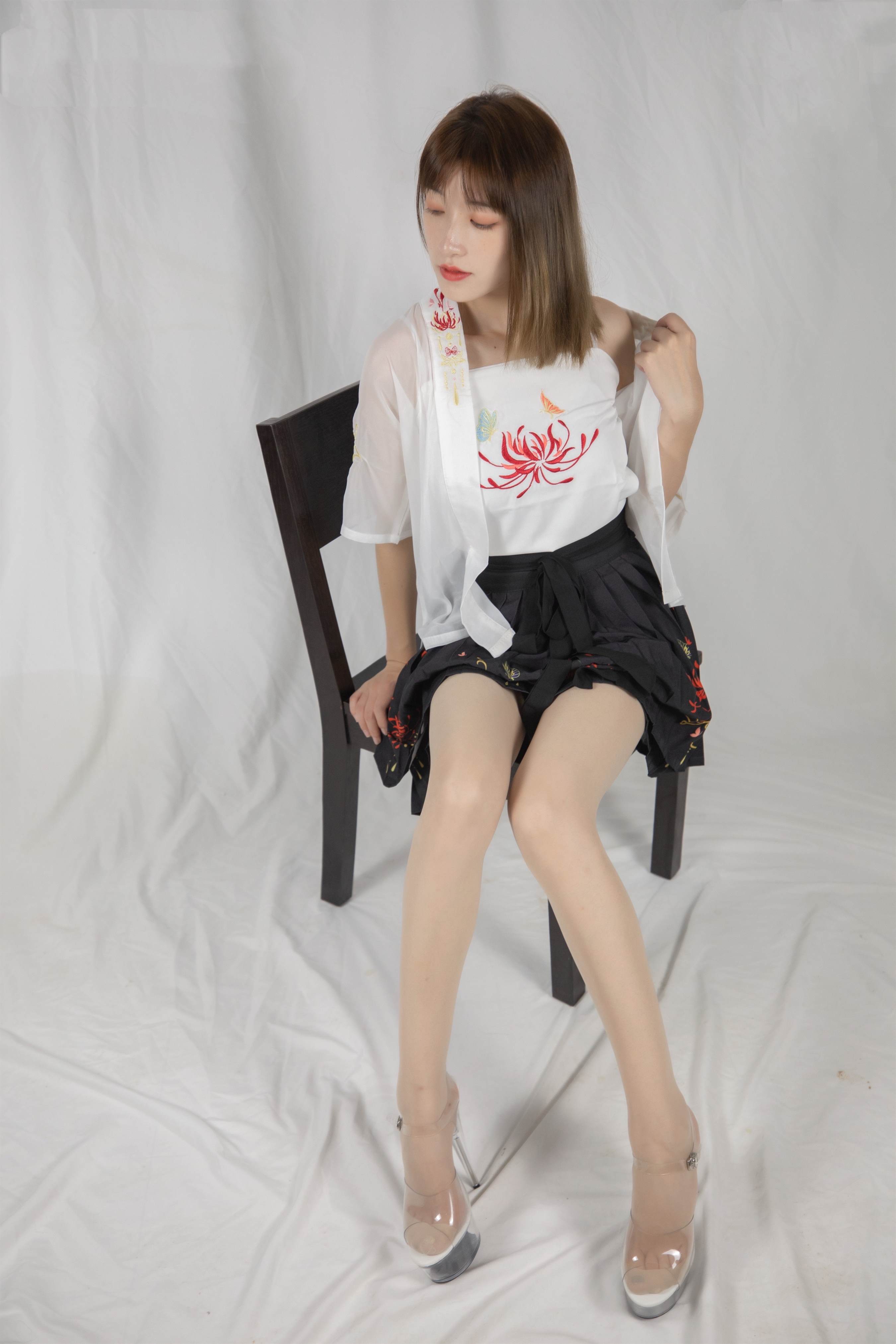 《汉服の高跟丝脚丫》作品图