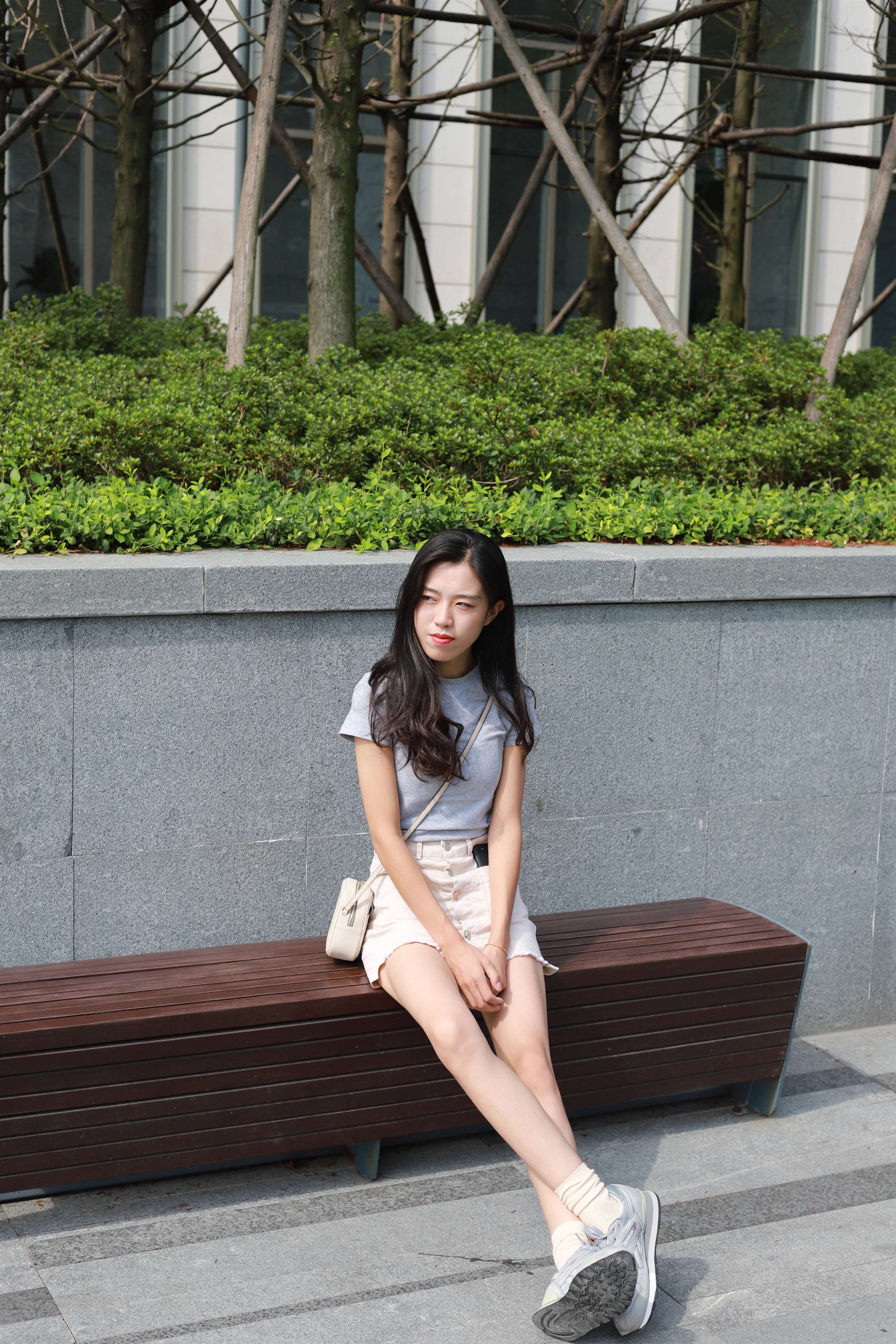 《热裤の运动鞋棉袜脚》作品图