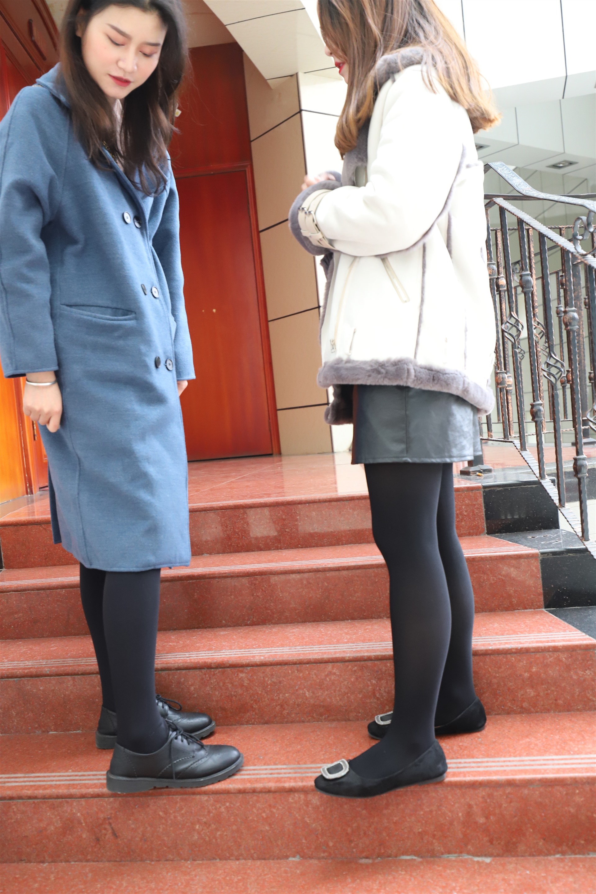 《双人丝袜の裸足脚丫》作品图