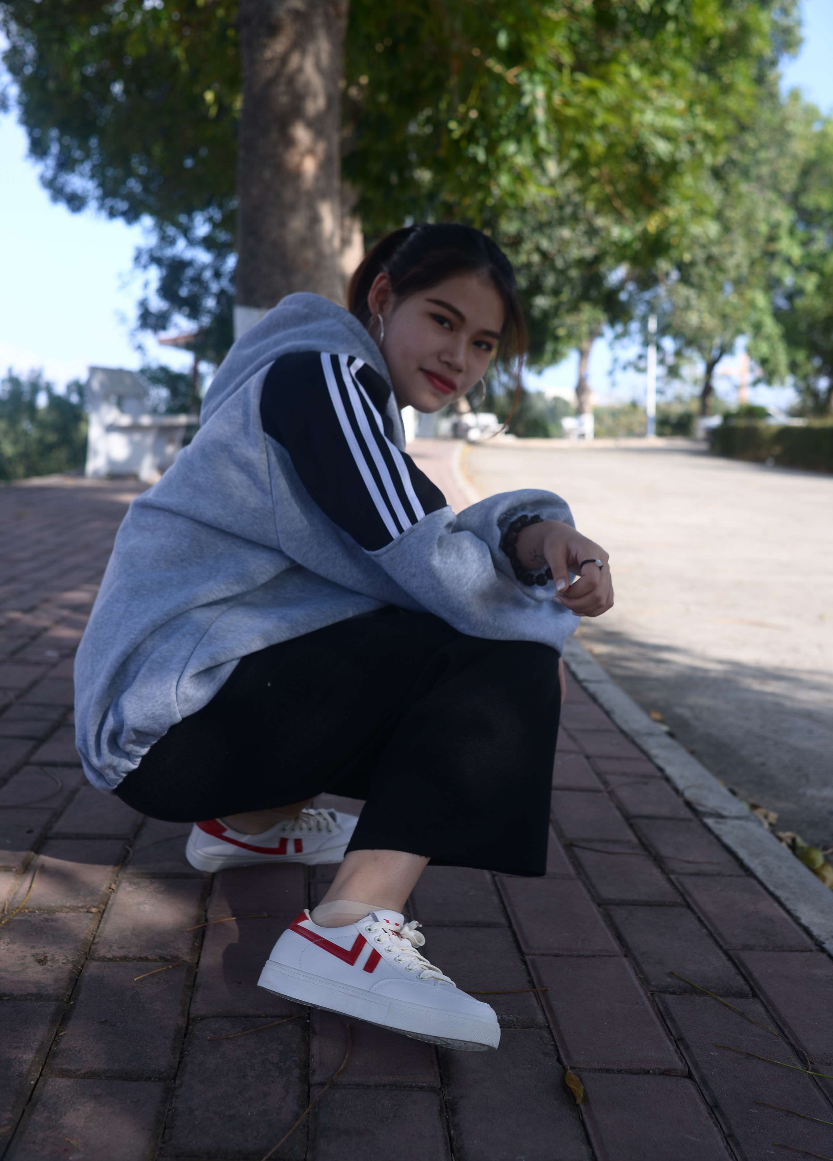 《苏瑶 檐上落下的星》作品图