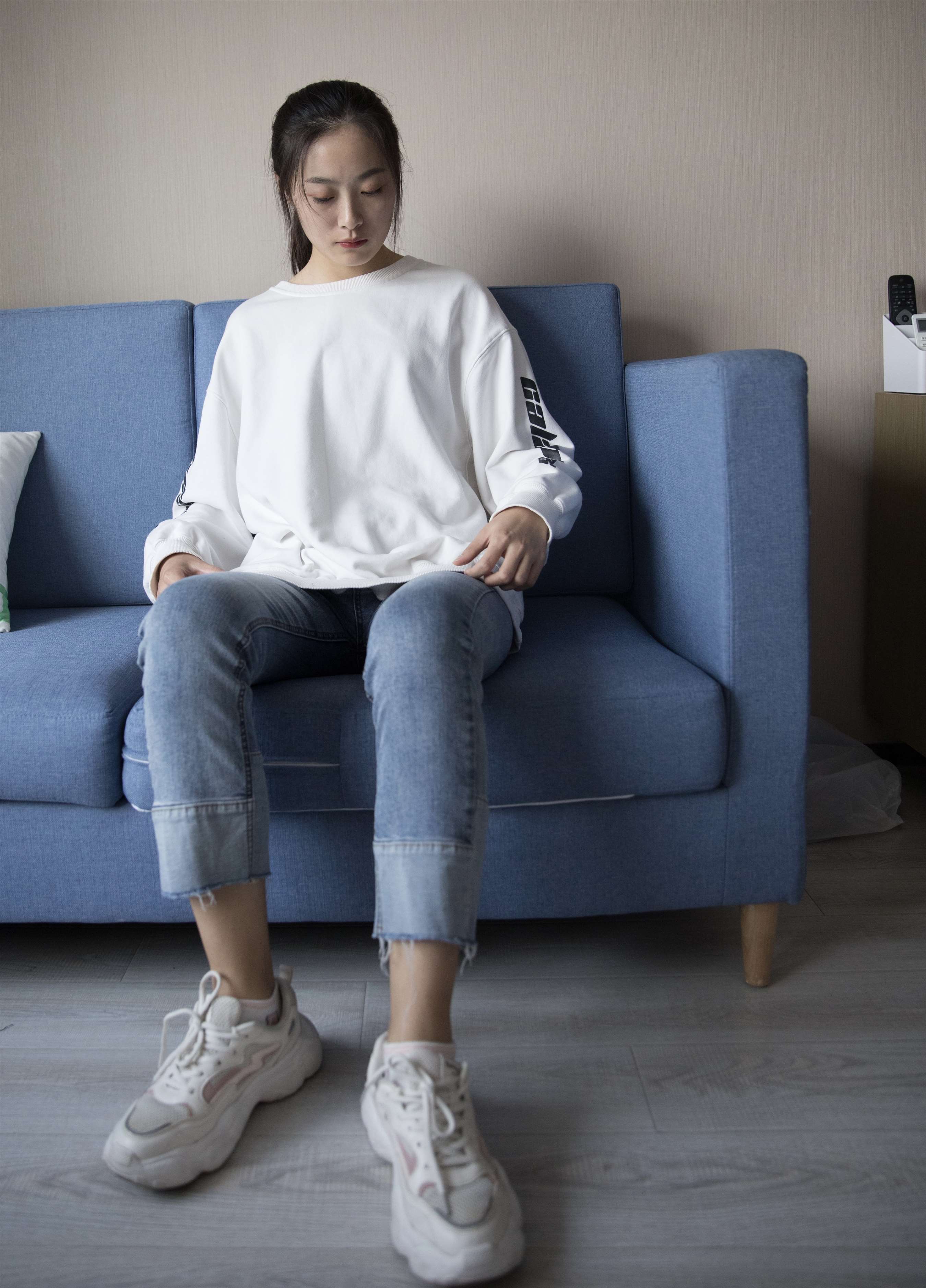 《运动鞋の棉袜脚丫【视频一个网盘下载】》作品图