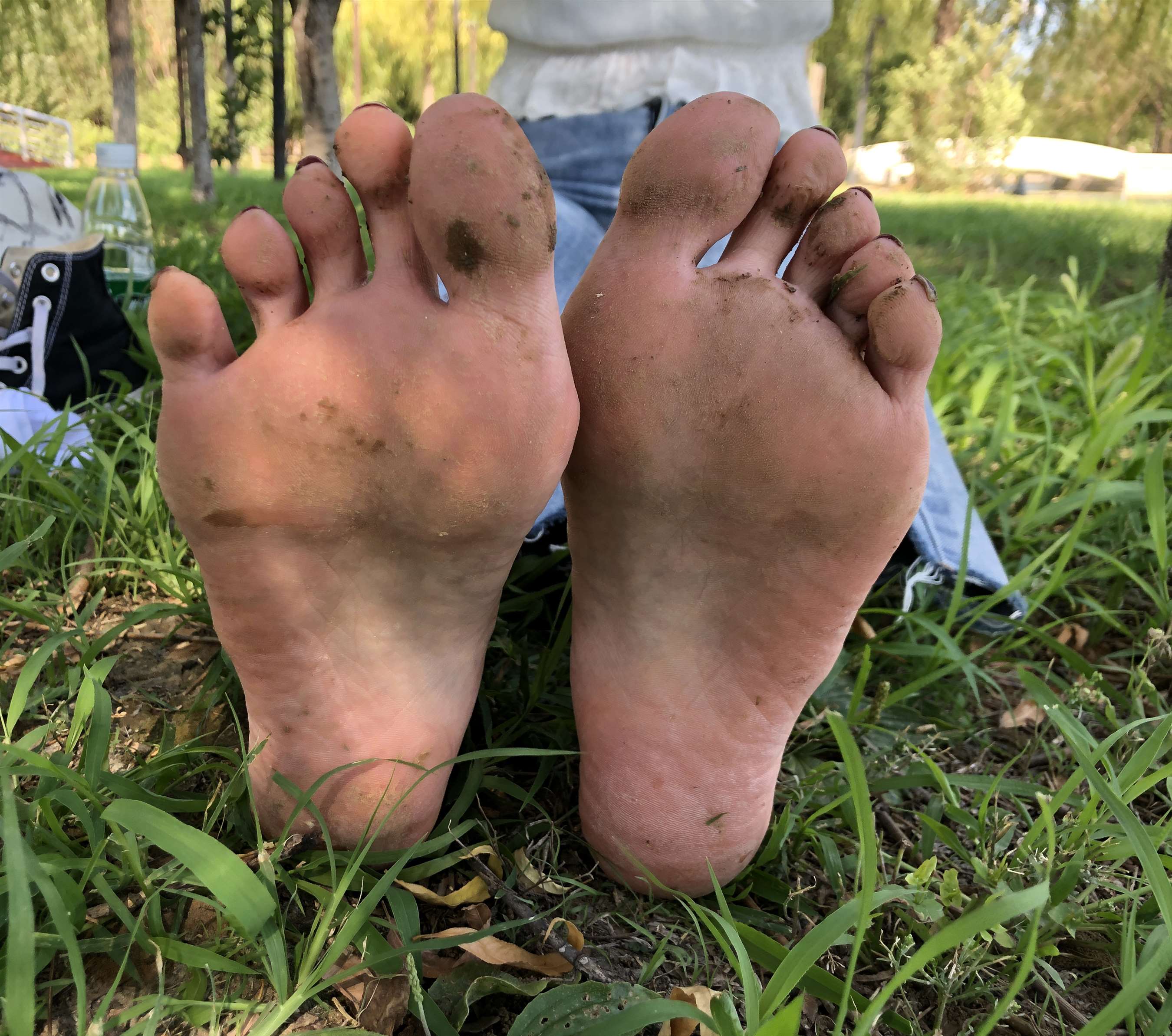 《乔乔脏脚底》作品图