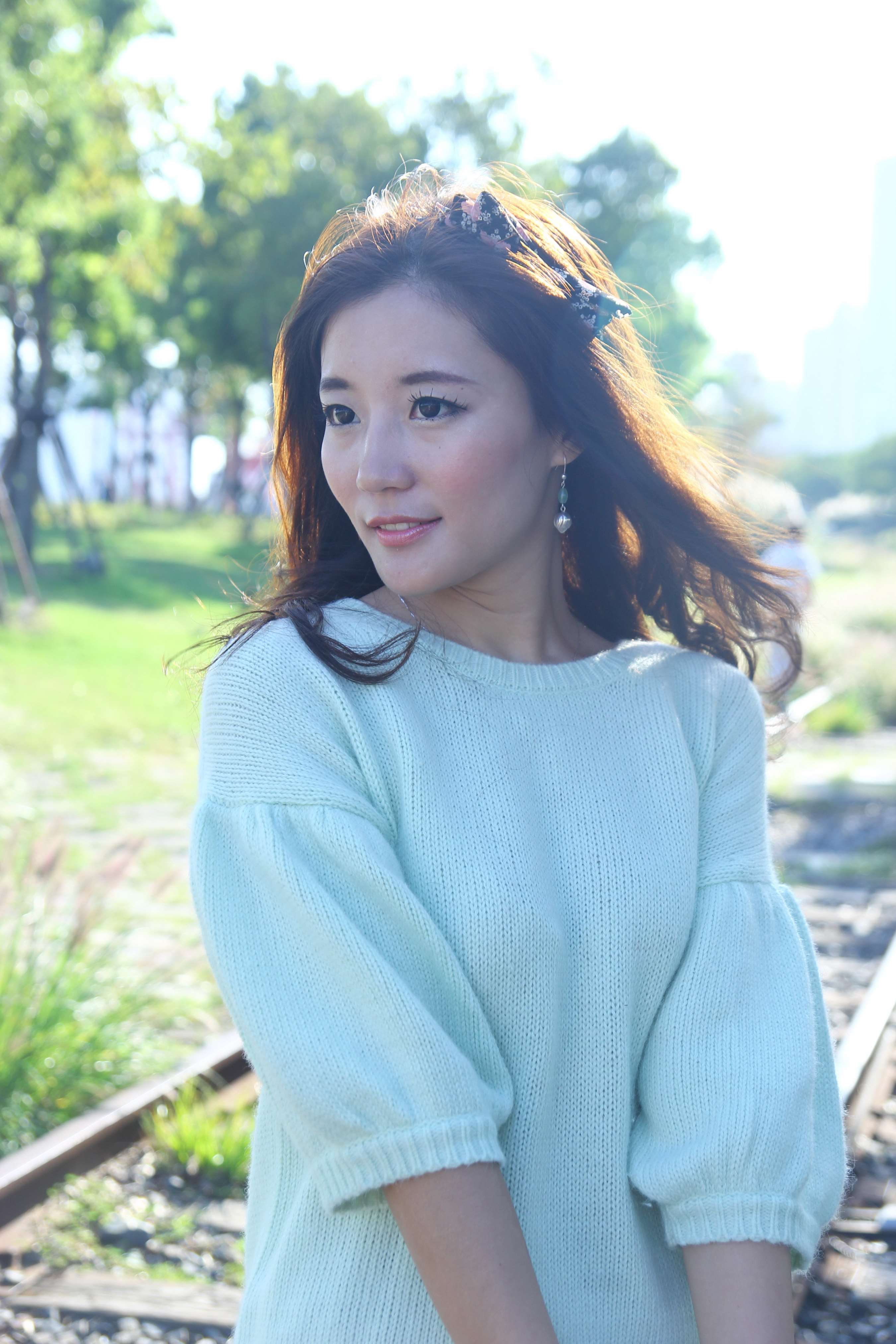 《清纯无比的大二女生蕾蕾》作品图