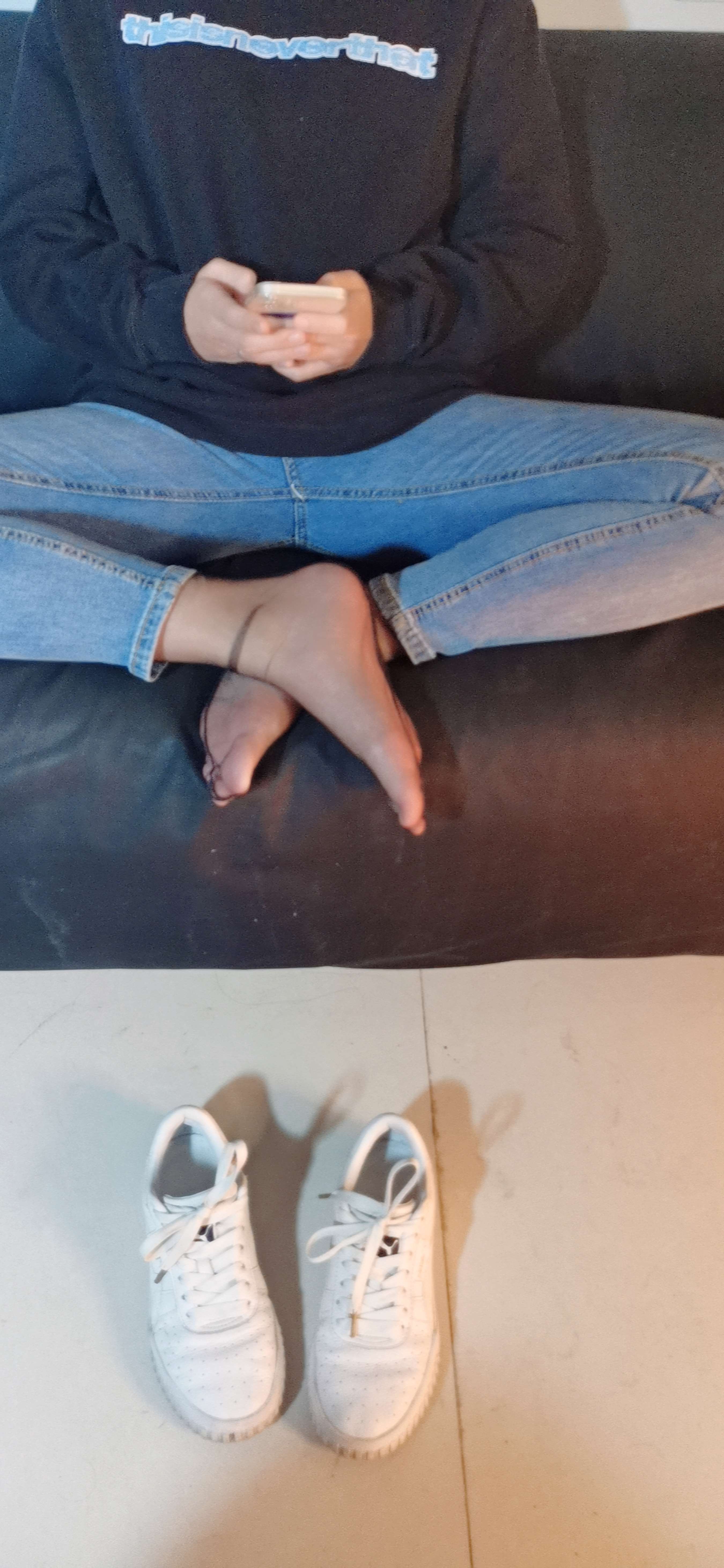 《偷拍表妹的脚》作品图