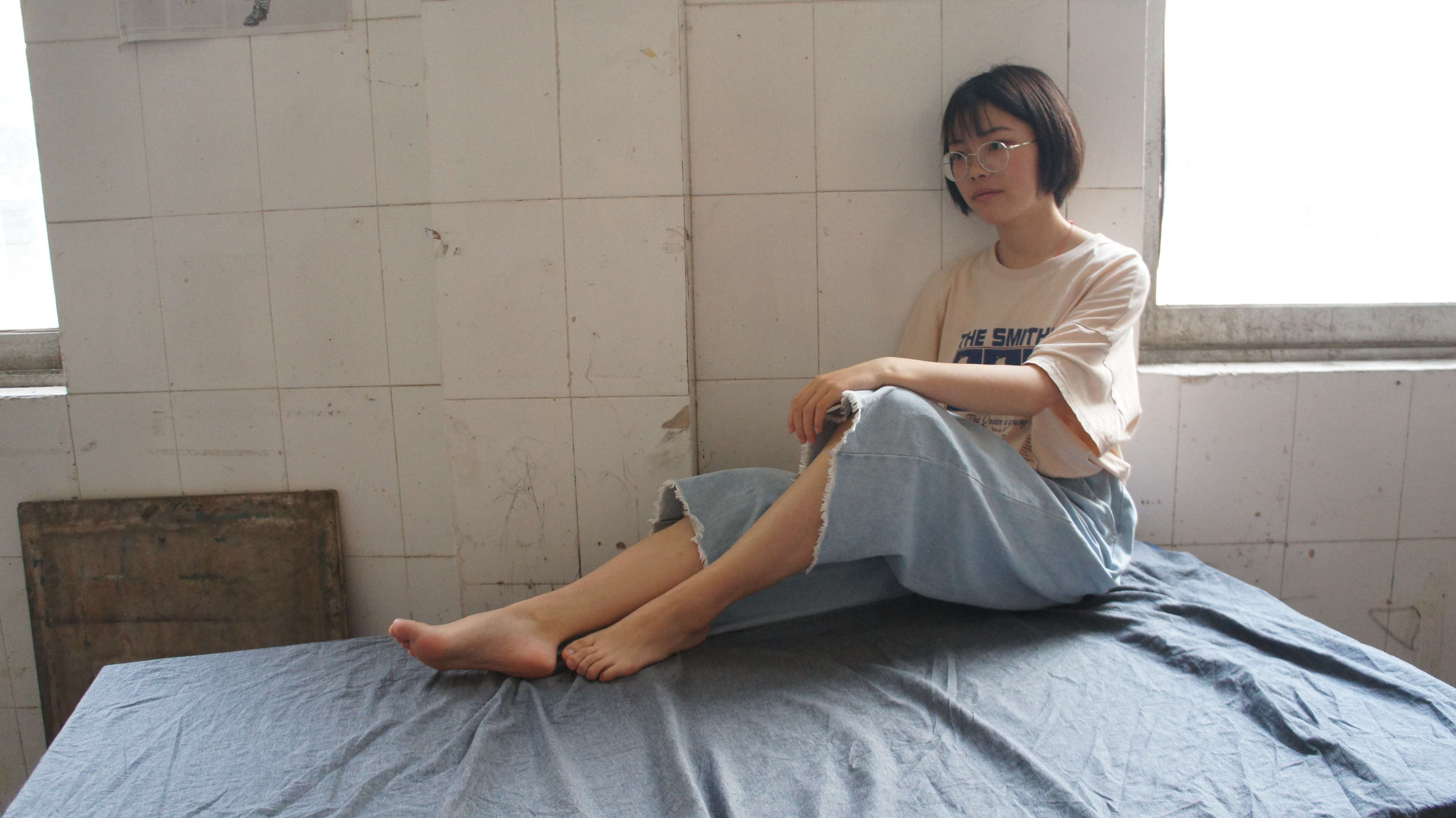 《短发小姐姐的足弓》作品图