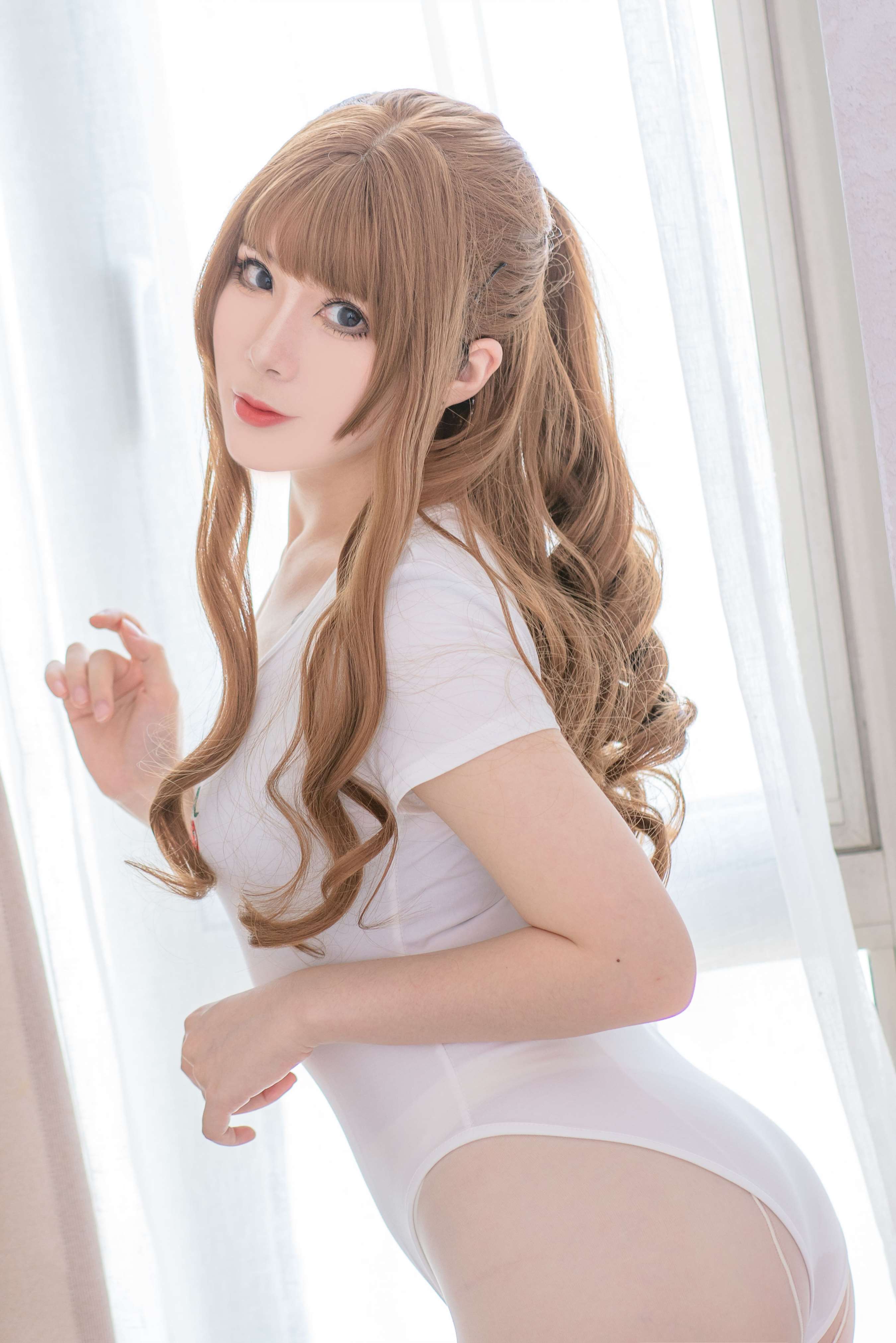 《白色樱桃体操服》作品图