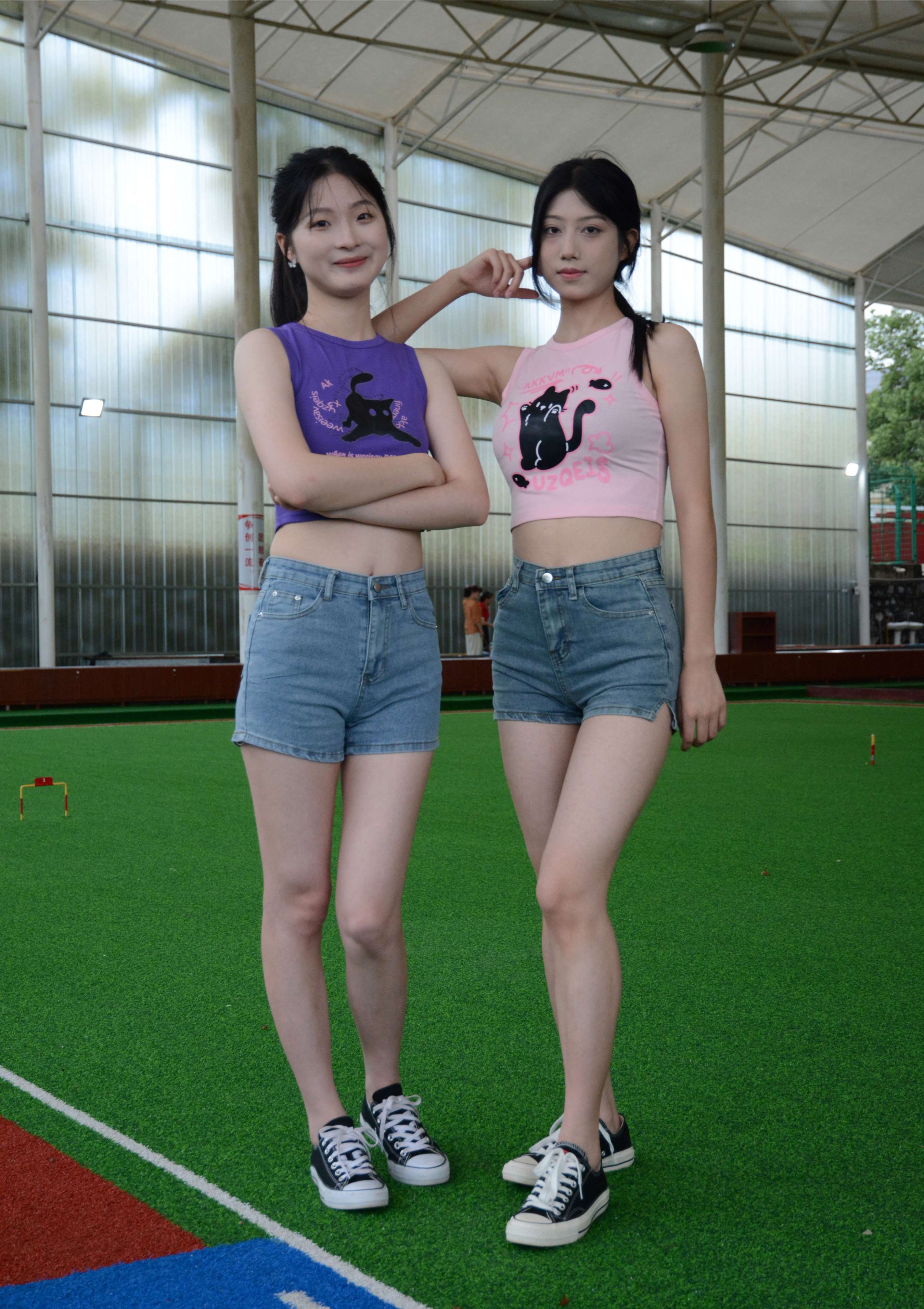 《秀秀の安安 室内运动场展嫩足》作品图